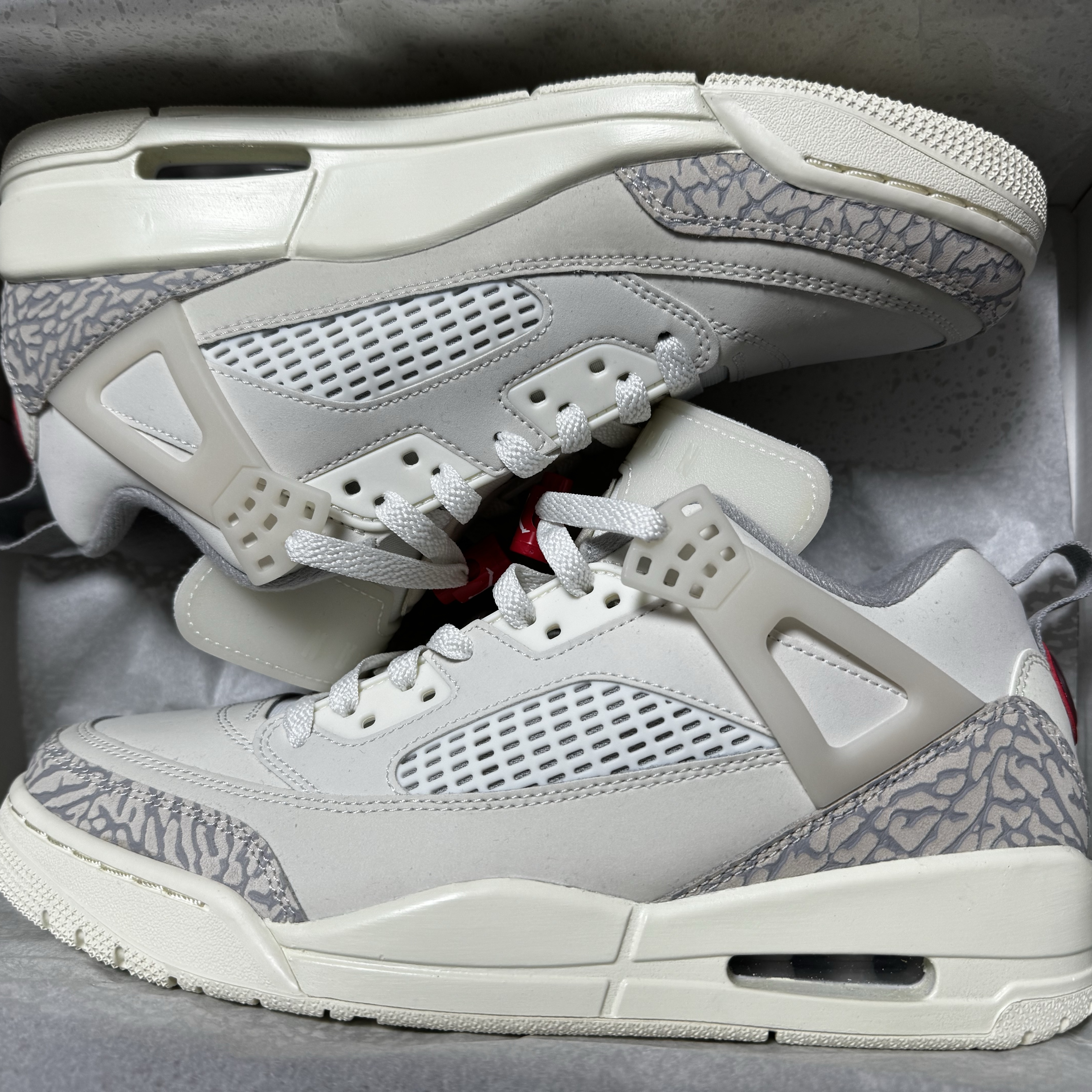 Jordan Spizike Low Coconut Milk Smoke Grey 착용 스타일 - 2