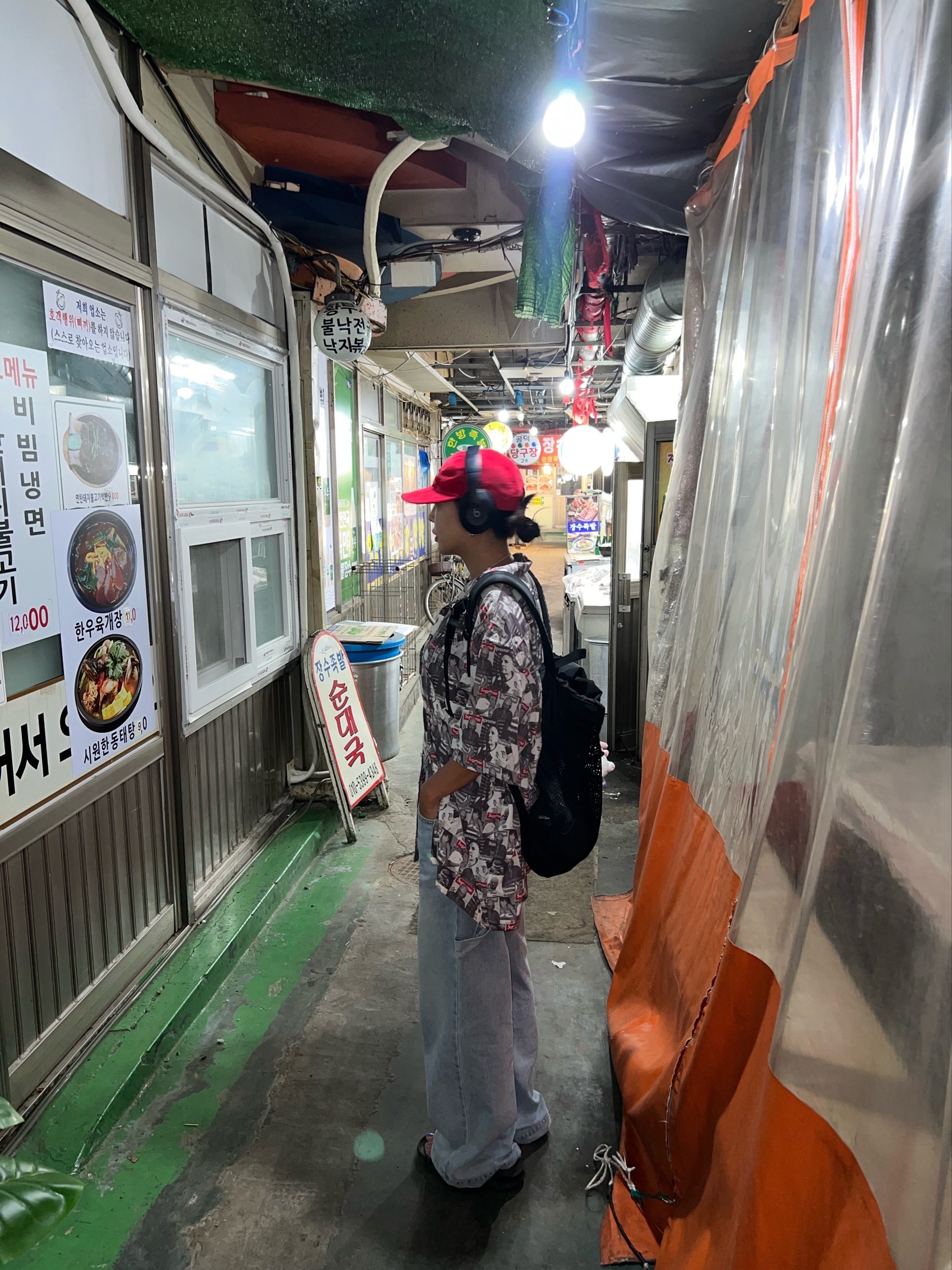 Supreme x Emilio Pucci Soccer Jersey Dusty Pink - 21SS, Supreme Gloss Ripstop Camp Cap Black - 23FW 착용 스타일 - 2