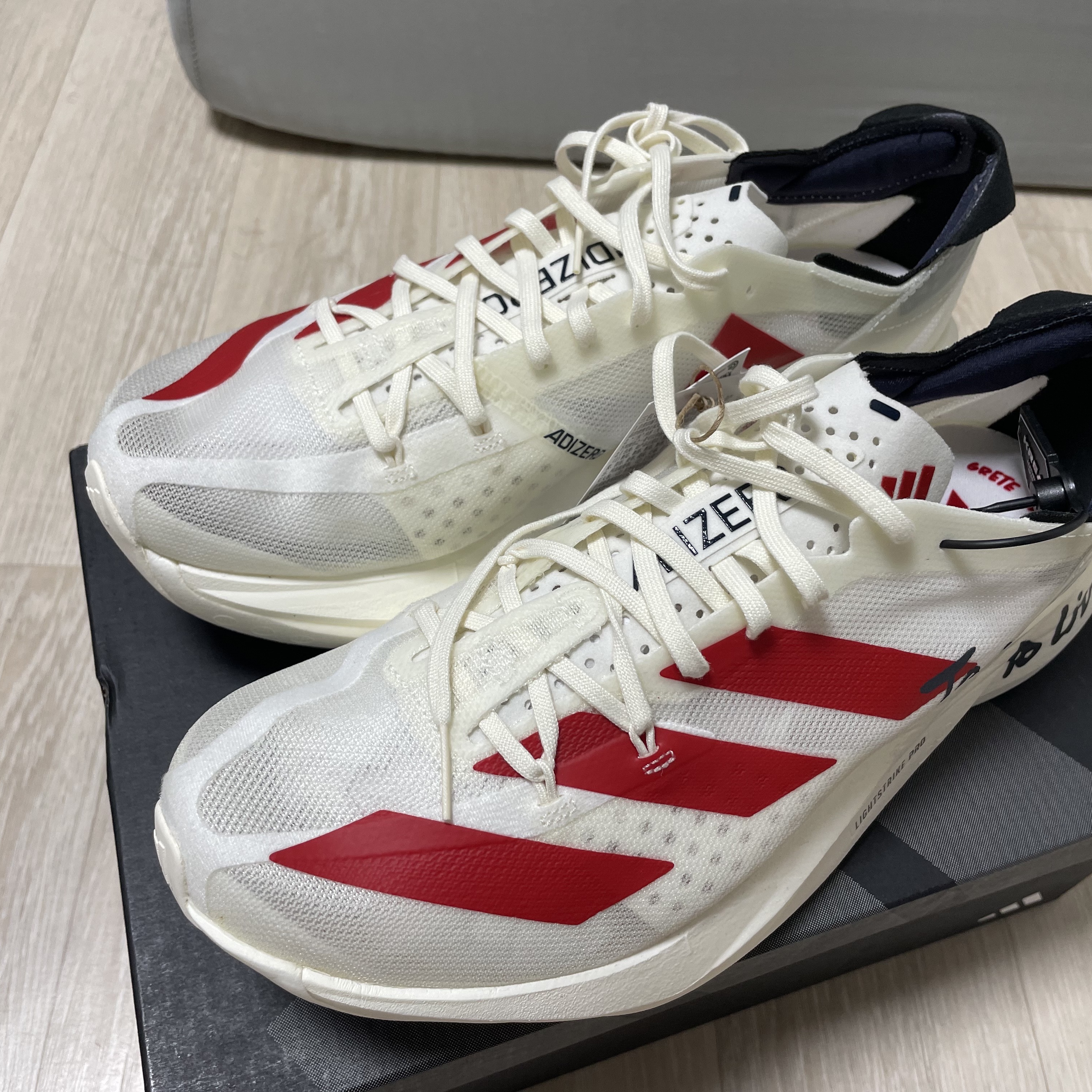 Adidas Adizero Adios Pro 3 Off White Better Scarlet 착용 스타일 - 2