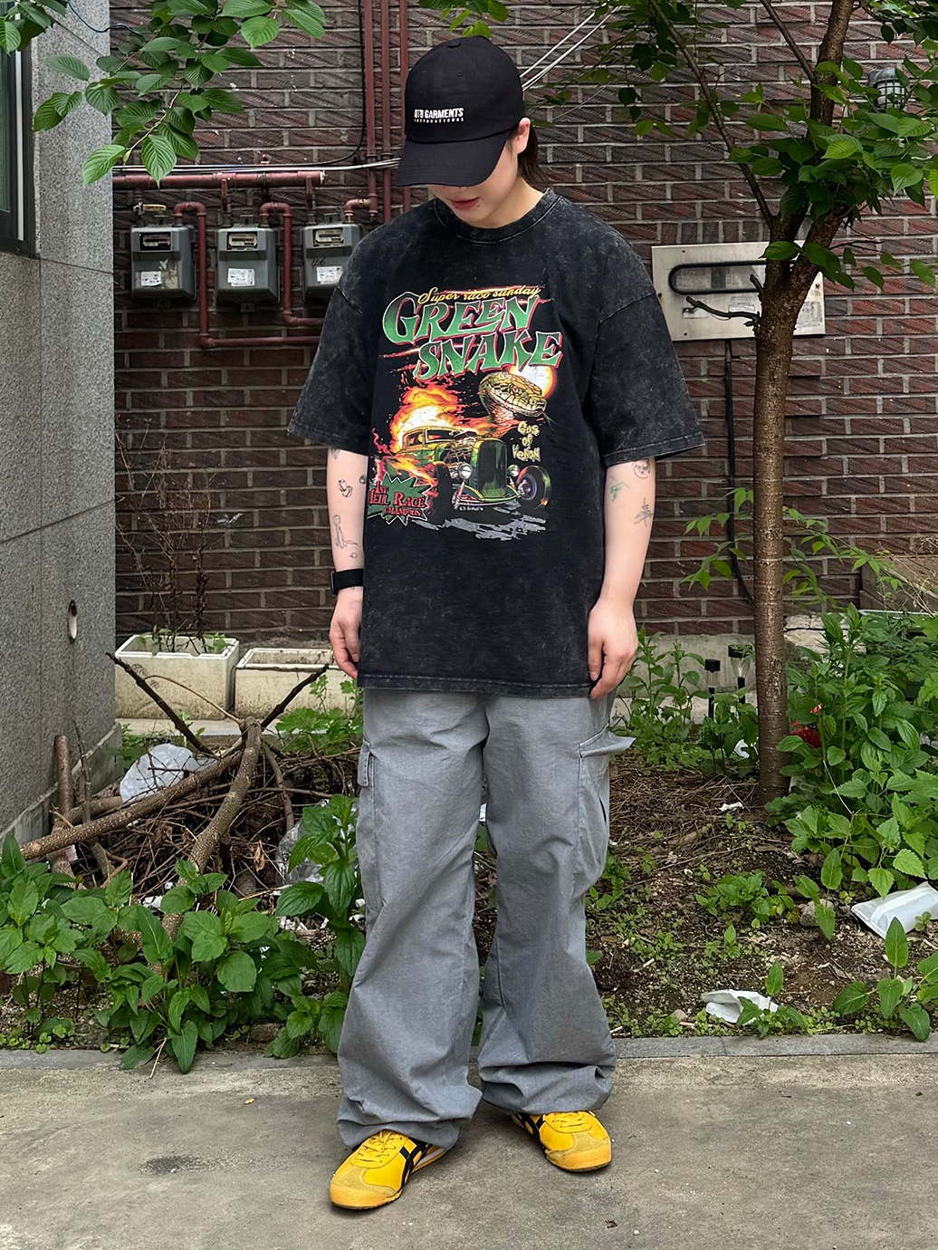 QT8 Garments BN Pigment Nylon Cargo Pant Grey, Onitsuka Tiger Mexico 66 Yellow Black 착용 스타일 - 1