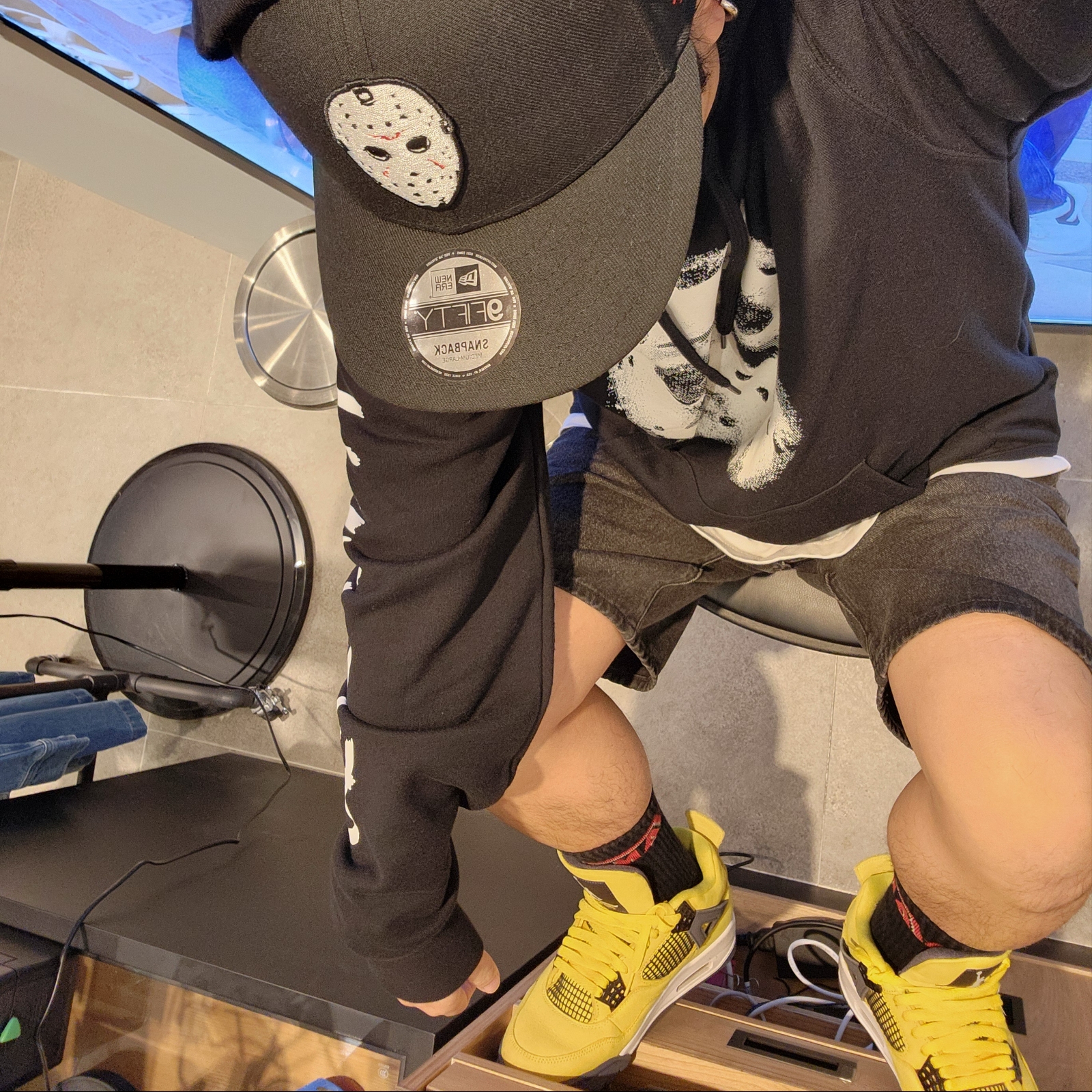 Jordan 4 Retro Tour Yellow 착용 스타일 - 1