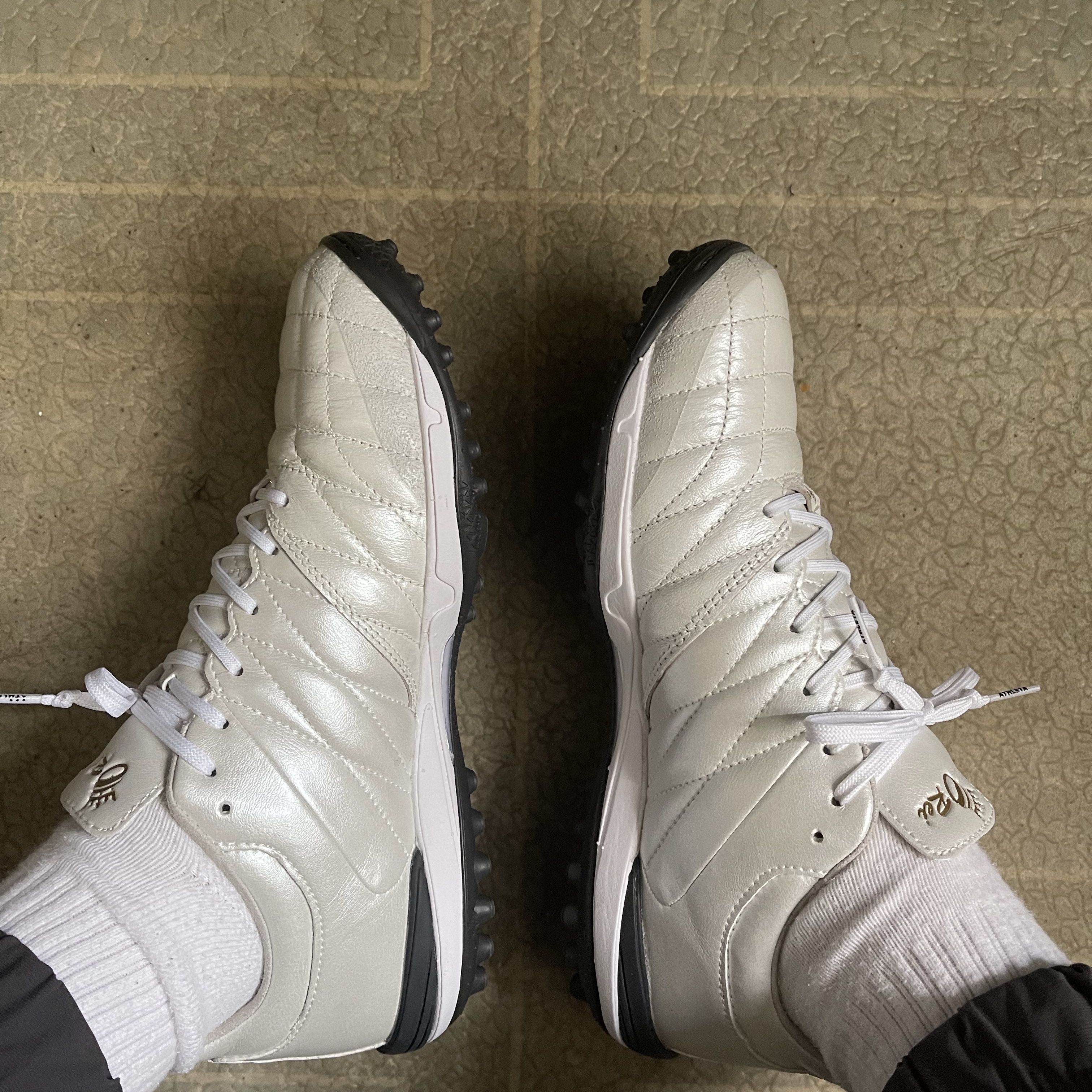 Athleta 12007 O-Rei Treinamento TF A005 Pearl White 착용 스타일 - 1
