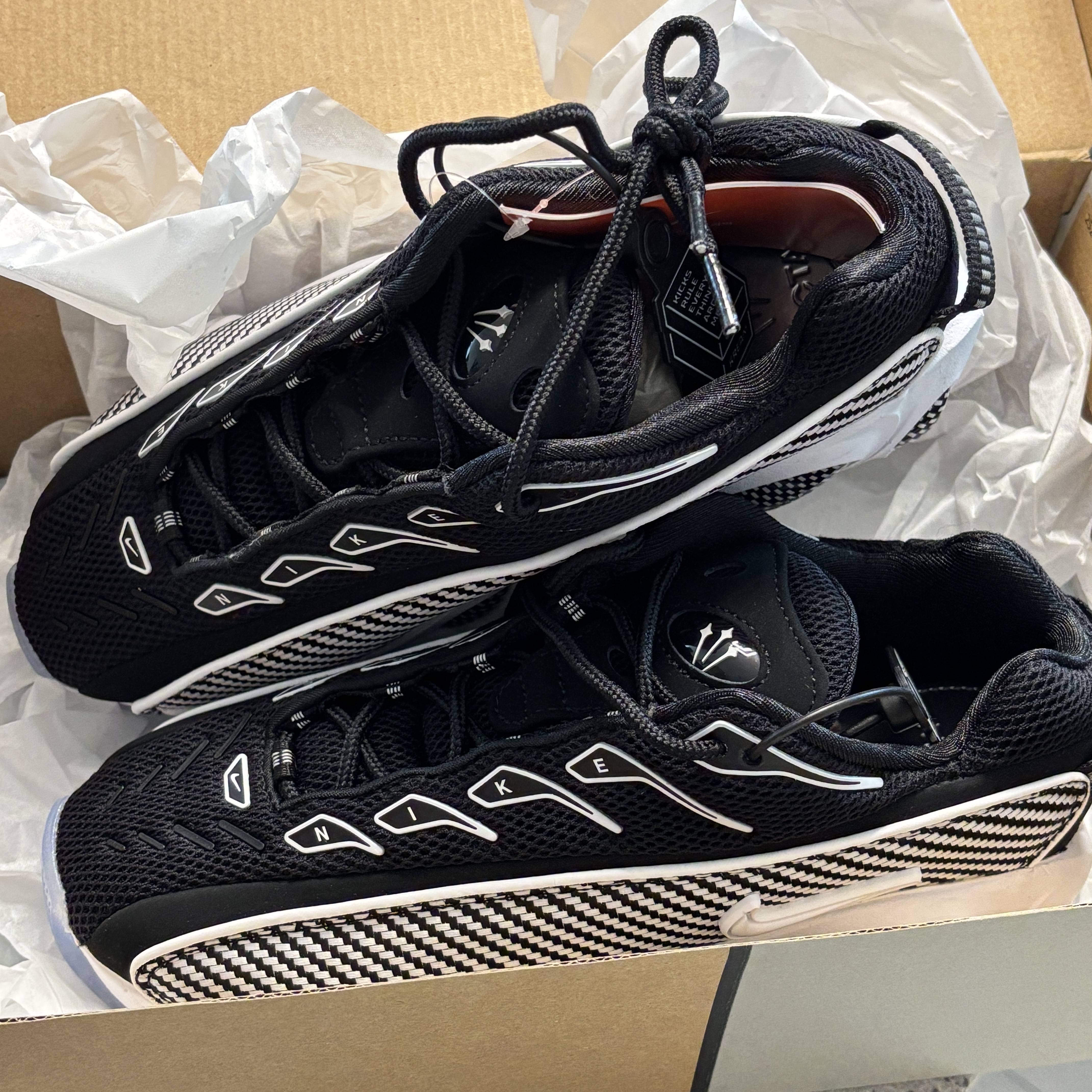 Nike x Drake Nocta Glide Black White Clear 착용 스타일 - 1