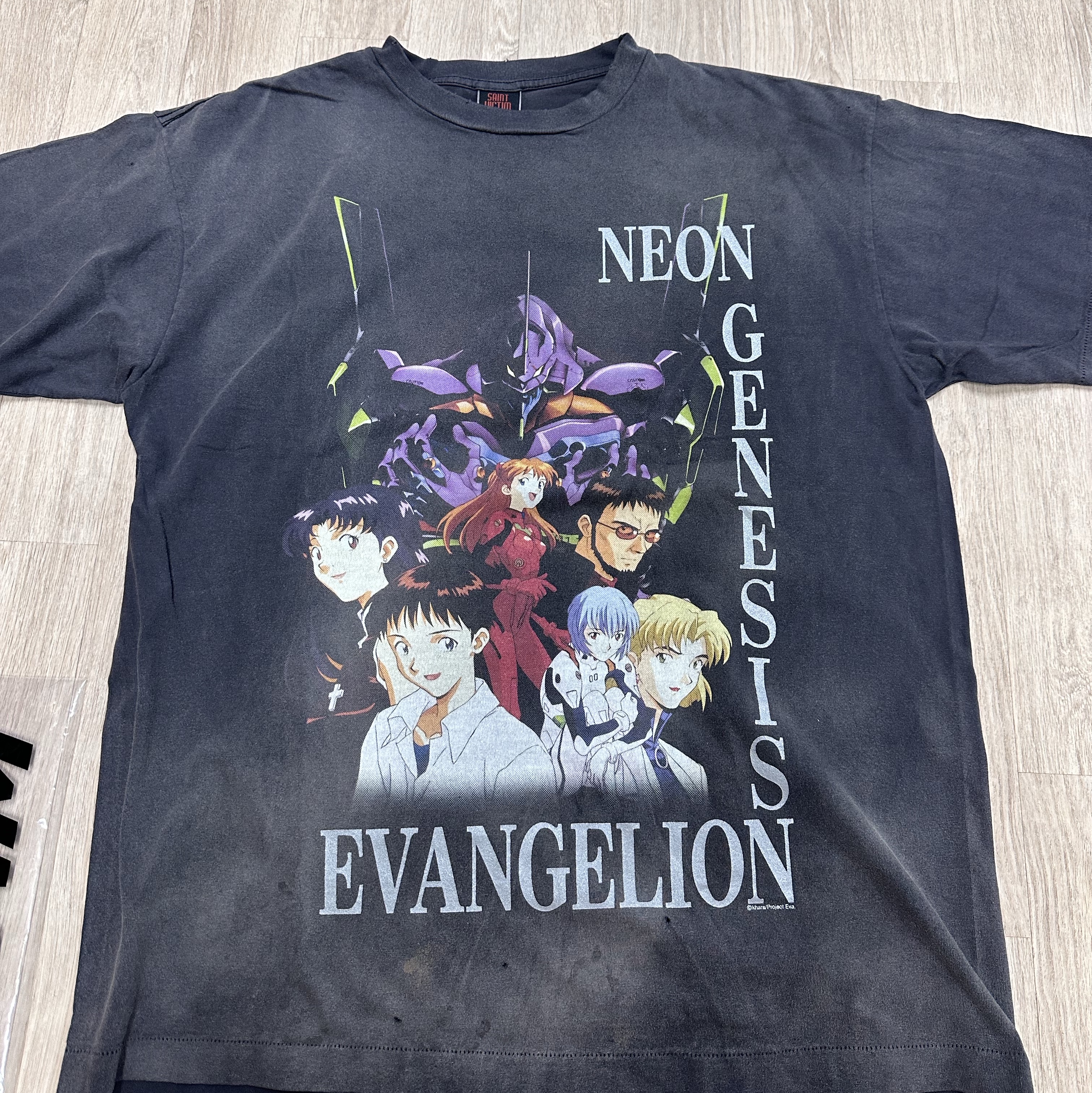 Saint Mxxxxxx x Evangelion Neon S/S T-Shirt Black 착용 스타일