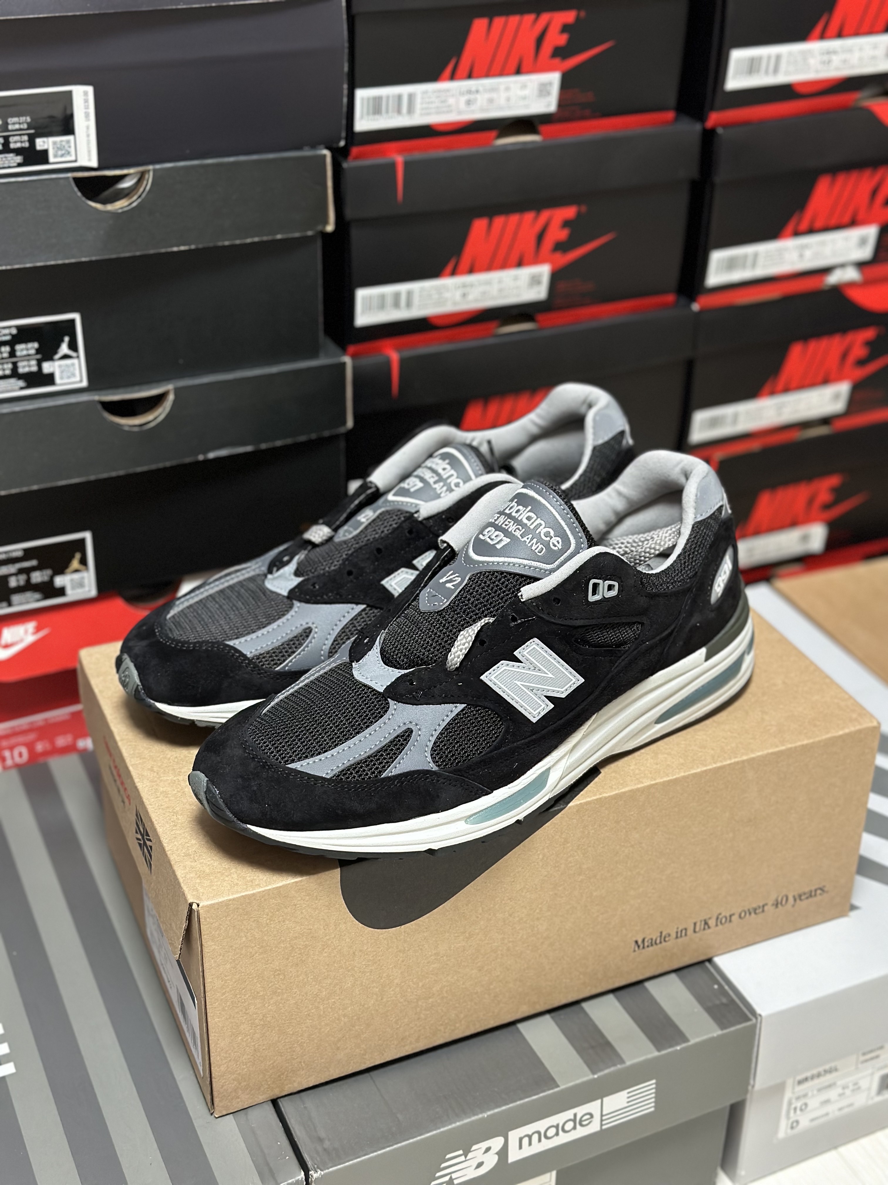 New Balance 991v2 Made in UK Black 착용 스타일 - 3