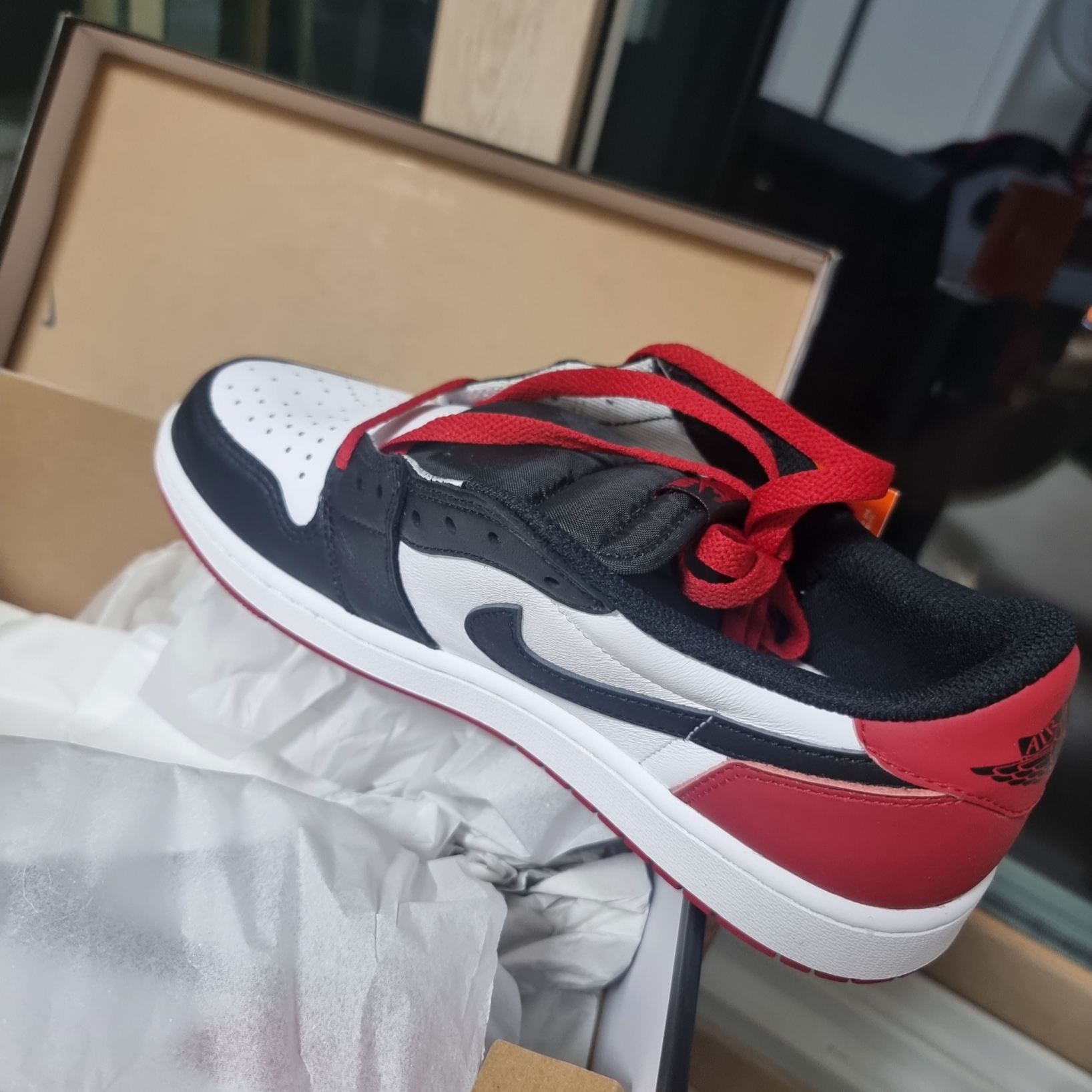 Jordan 1 Retro Low OG Black Toe 착용 스타일 - 2
