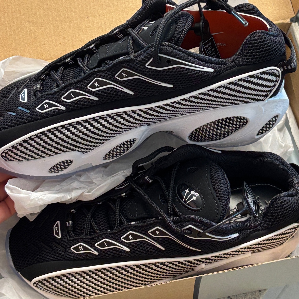 Nike x Drake Nocta Glide Black White Clear 착용 스타일 - 2