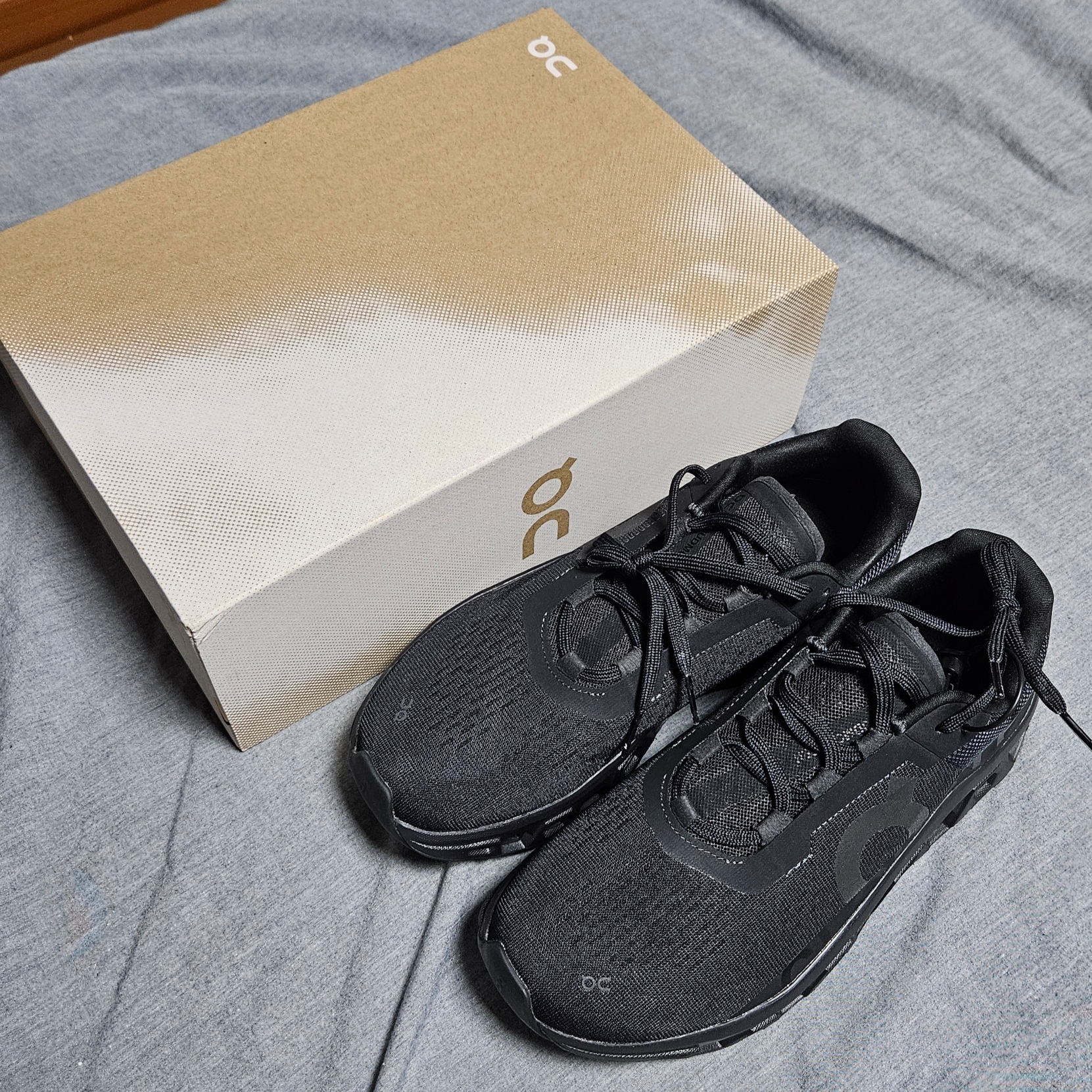 On Running Cloudmonster All Black 착용 스타일 - 1