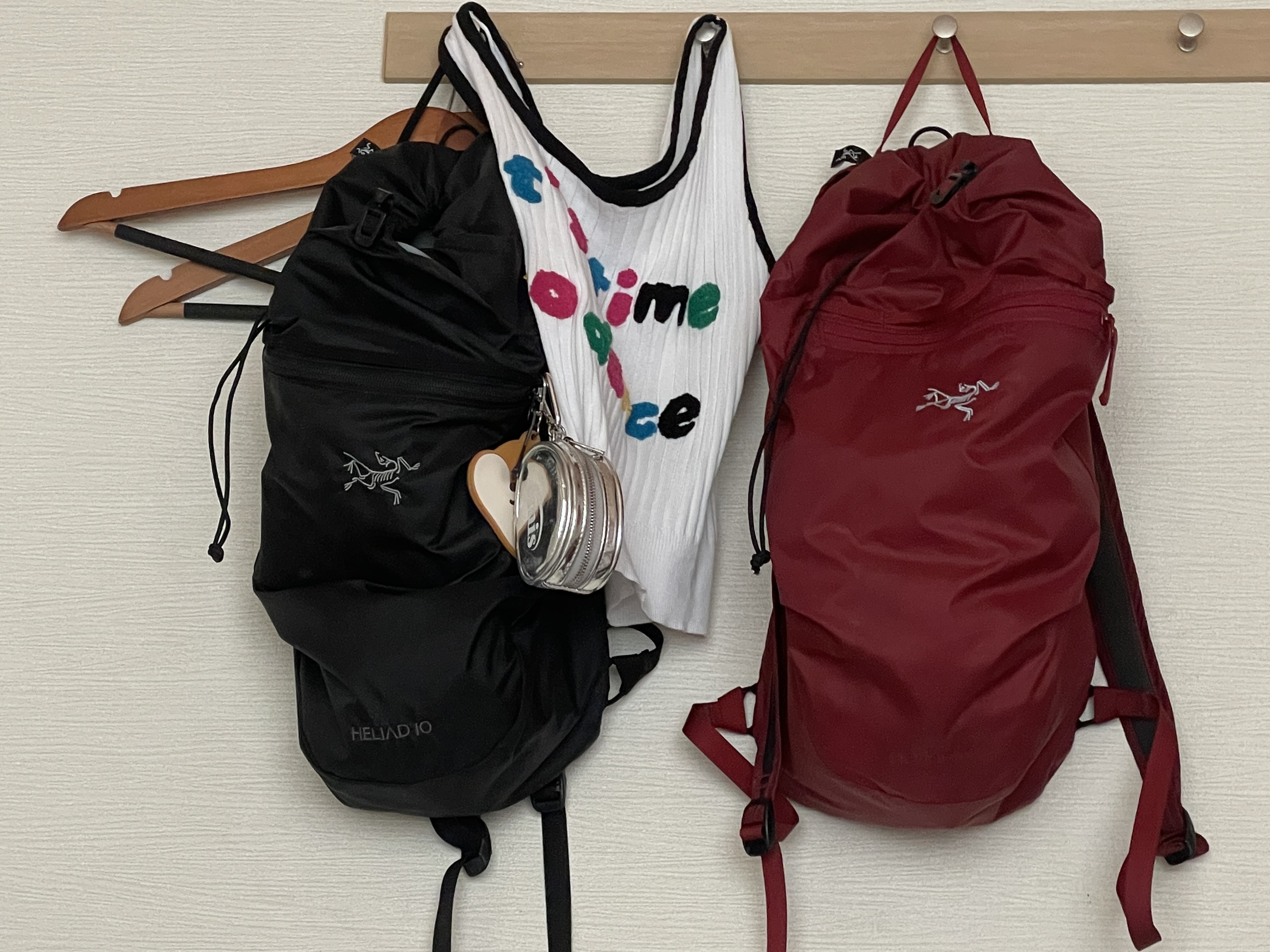 Arc'teryx Heliad 10 Backpack Black, Arc'teryx Heliad 10 Backpack Bordeaux 착용 스타일