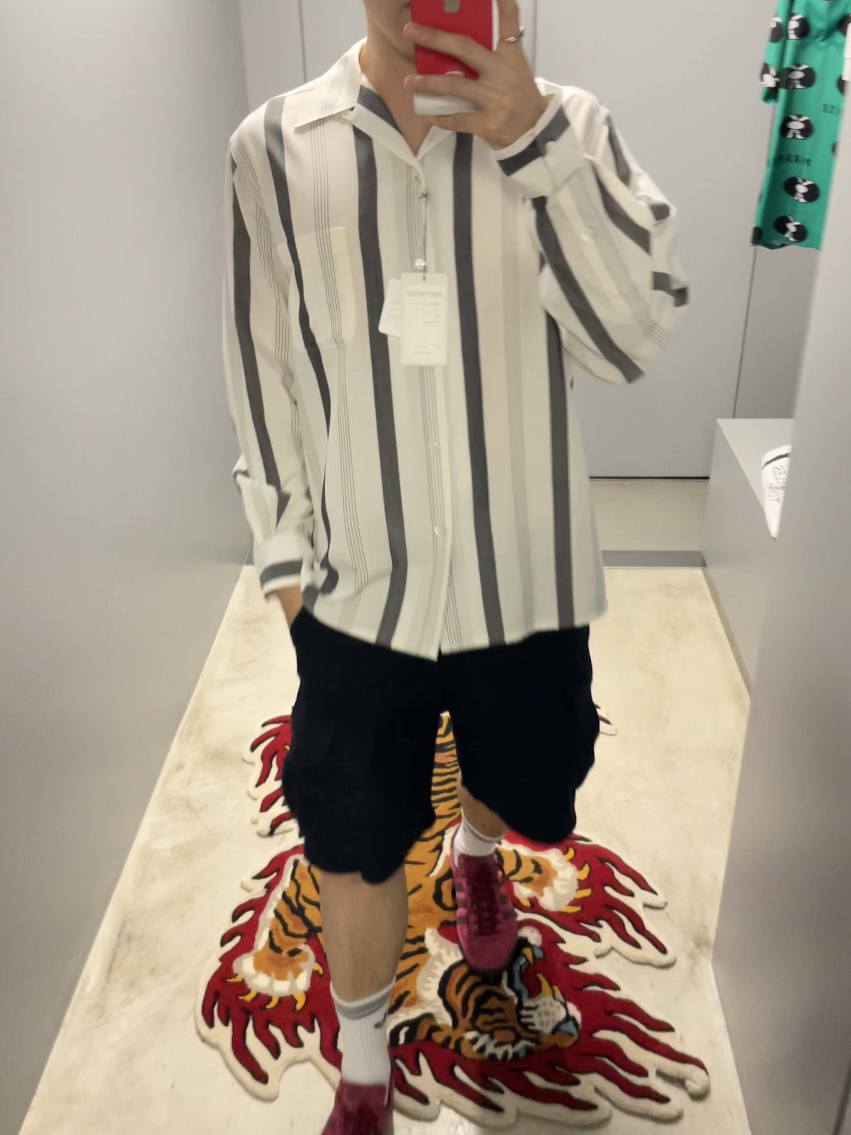 Stussy World Tour T-Shirt White, Adidas Tobacco Gruen Collegiate Burgundy 착용 스타일 - 6