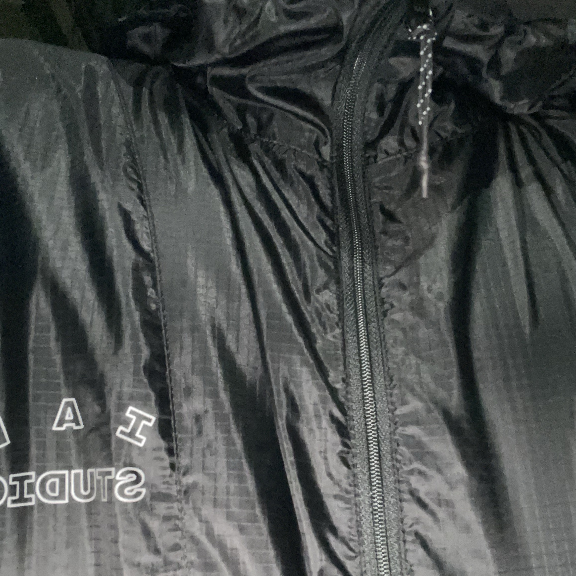 IAB Studio Ripstop Wind Jacket Black 착용 스타일