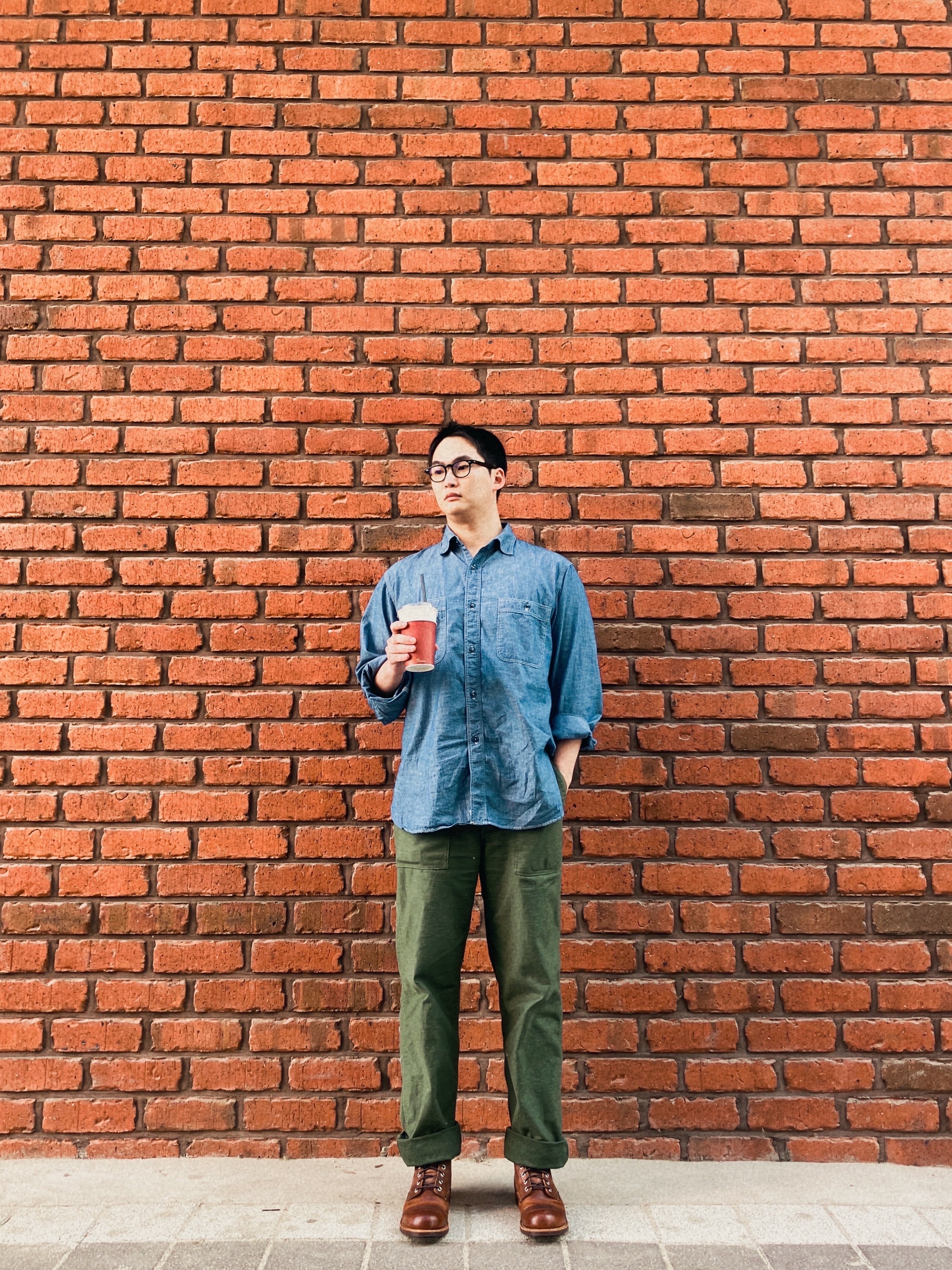 Orslow 5002 US Army Fatigue Pants Green, Orslow 8070 Work Shirts Chambray 착용 스타일 - 2