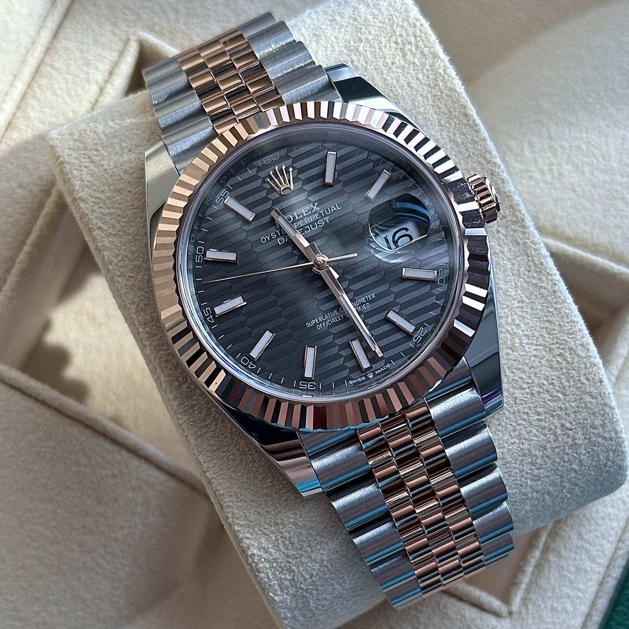 Rolex Datejust 41mm 126331 Fluted Motif Slate Jubilee 착용 스타일 - 2
