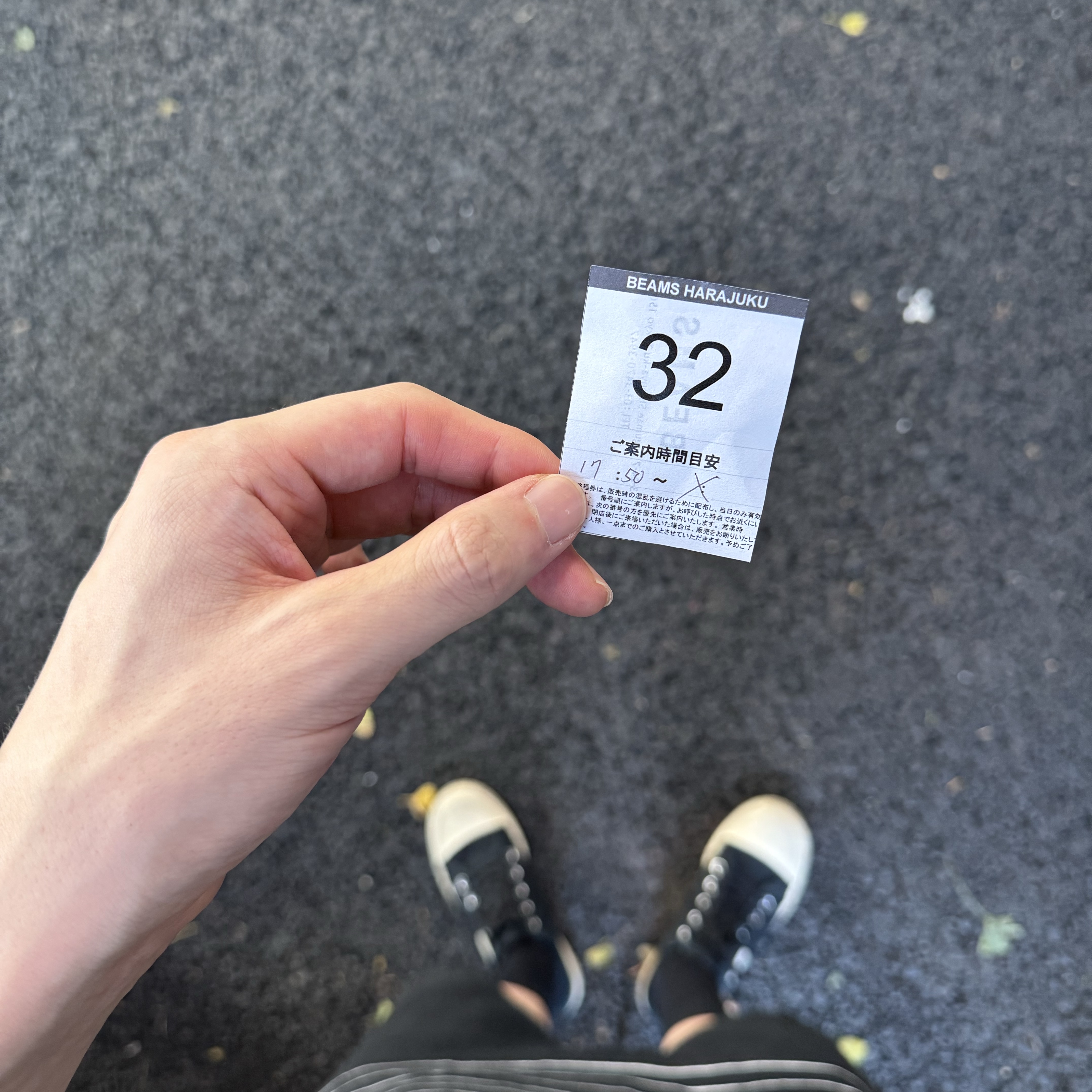 New Balance x Paperboy SC Elite V4 137’’ White Black 착용 스타일 - 3