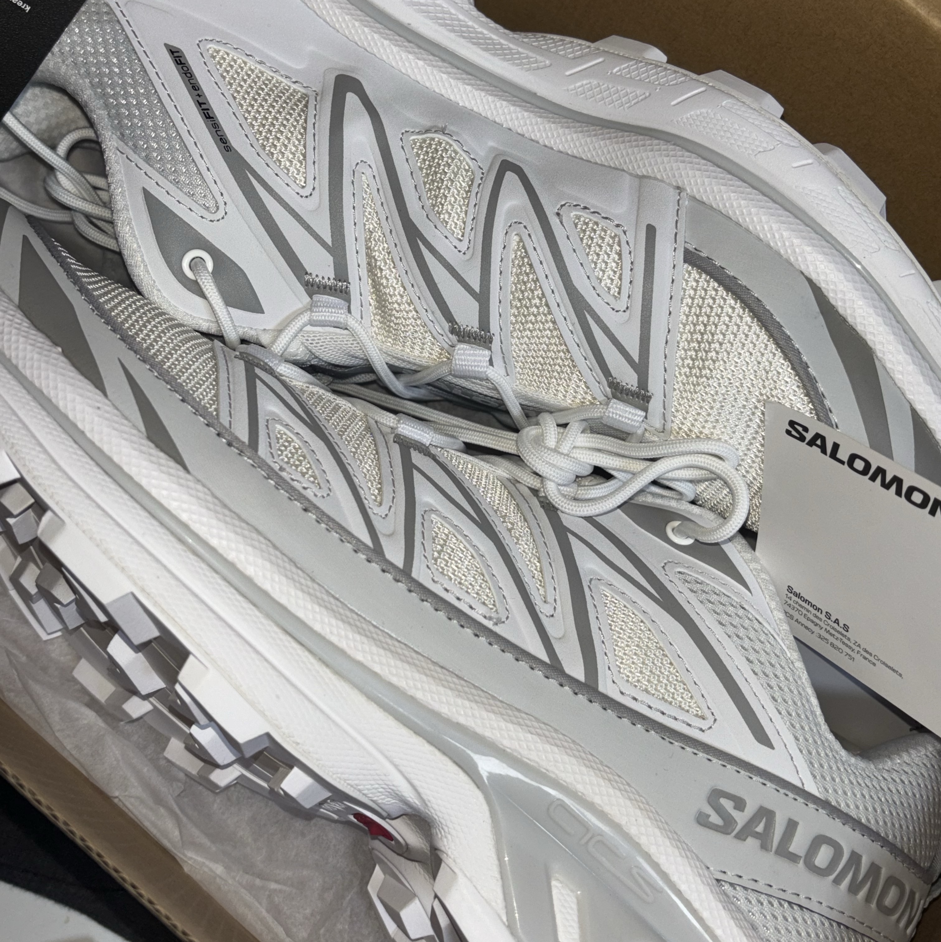 Salomon XT-6 Expanse Vanilla Ice White 착용 스타일 - 1