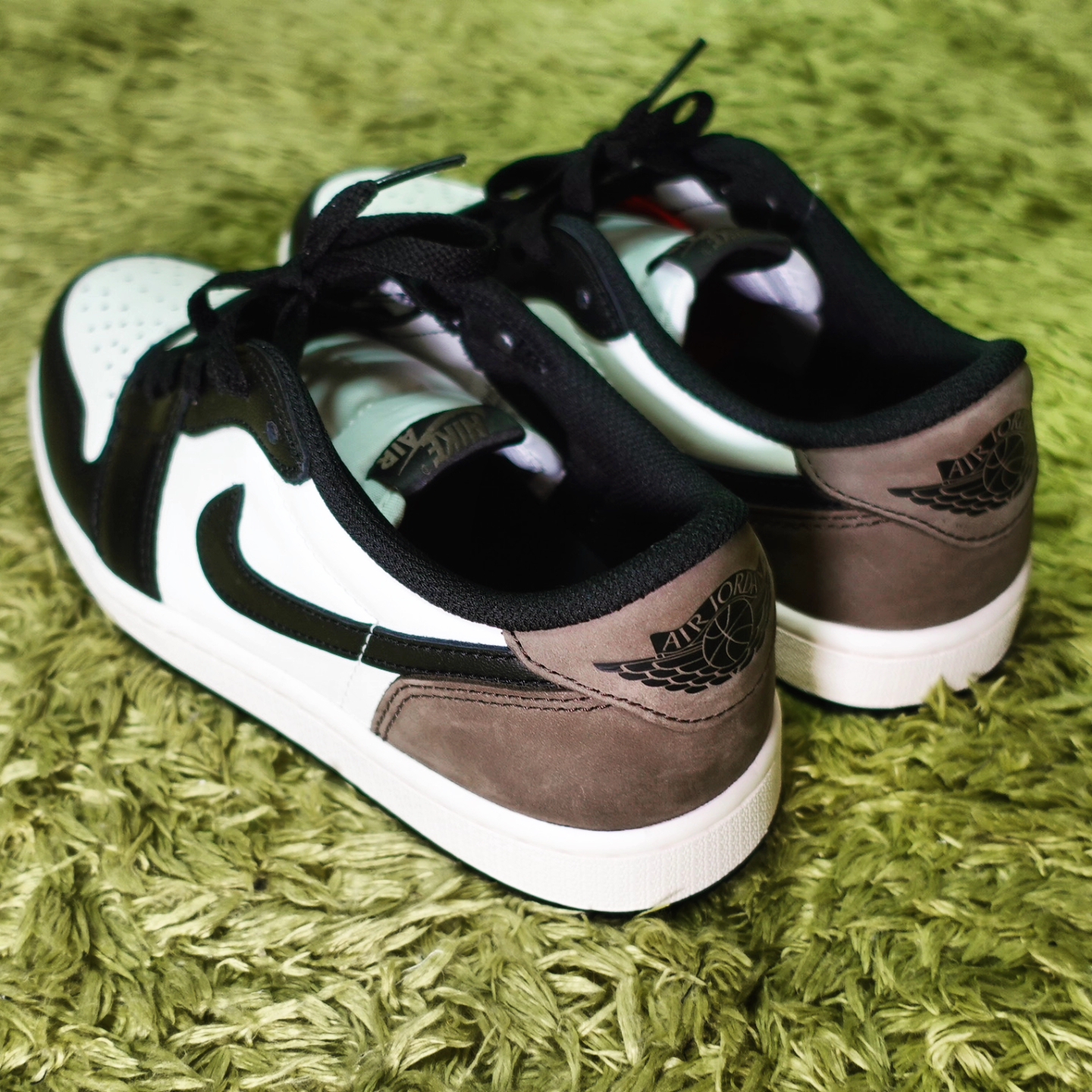 Jordan 1 Retro Low OG Mocha 착용 스타일 - 5