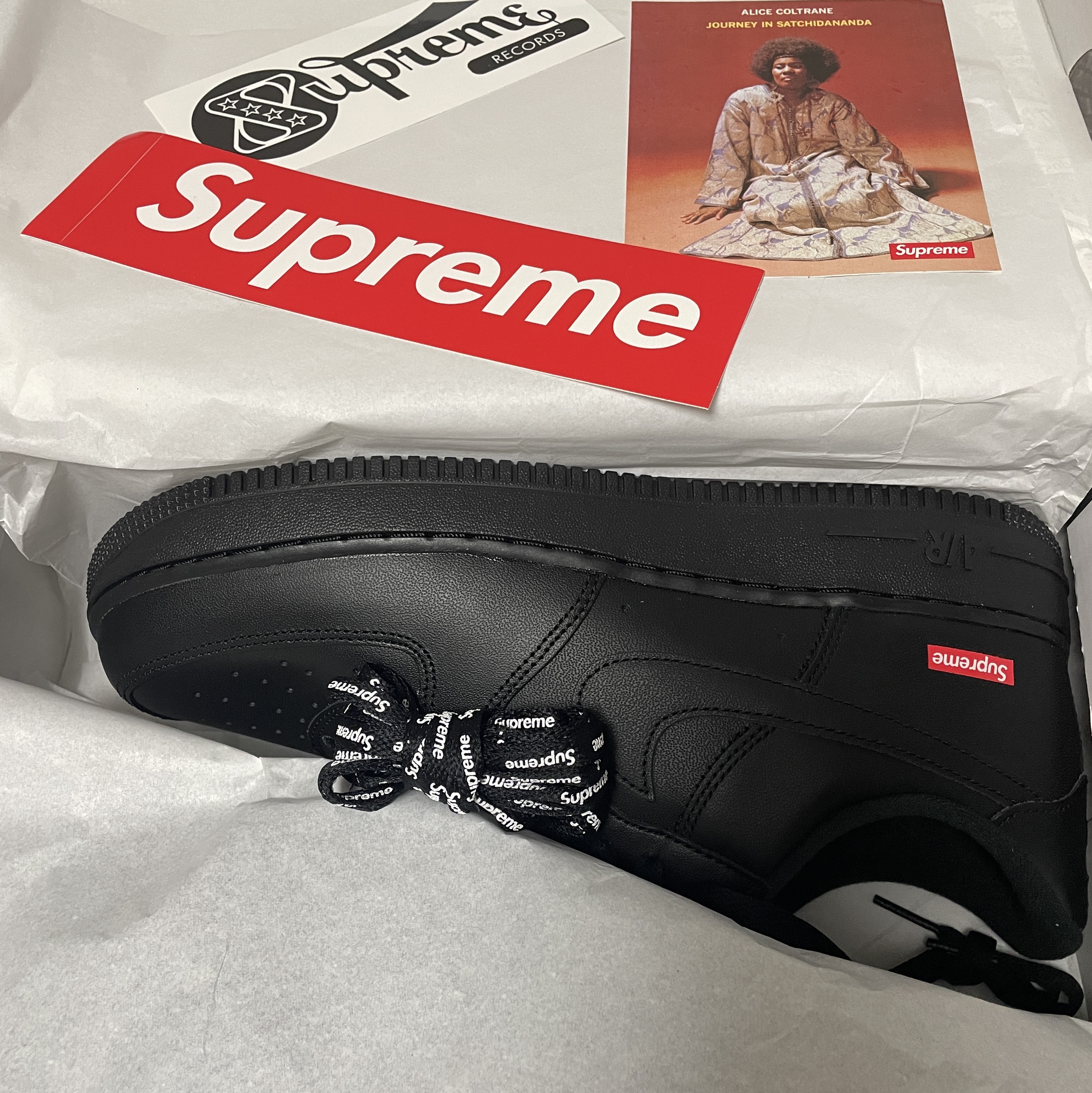 Nike x Supreme Air Force 1 Low Black 착용 스타일
