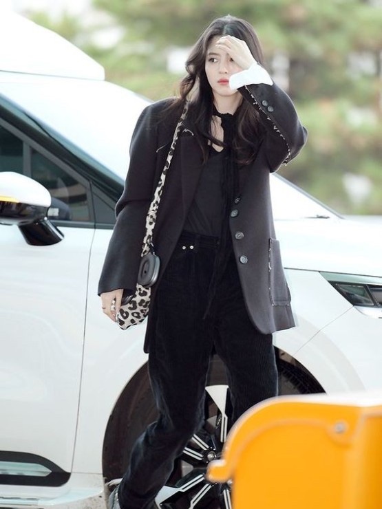 Emis New Leopard Corduroy Eco Bag Gray 착용 스타일 - 2