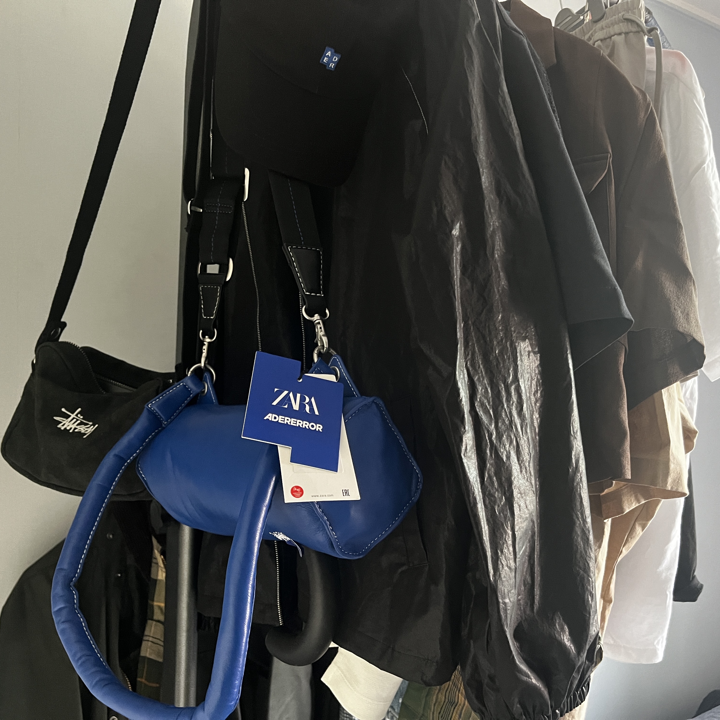 Ader Error Sig; TRS Tag Cap 01 Noir 착용 스타일