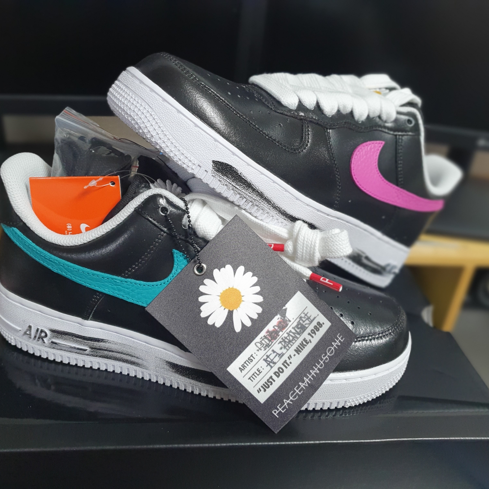 Nike x Peaceminusone Air Force 1 Low Para-Noise 3.0 Black and Multicolor 착용 스타일