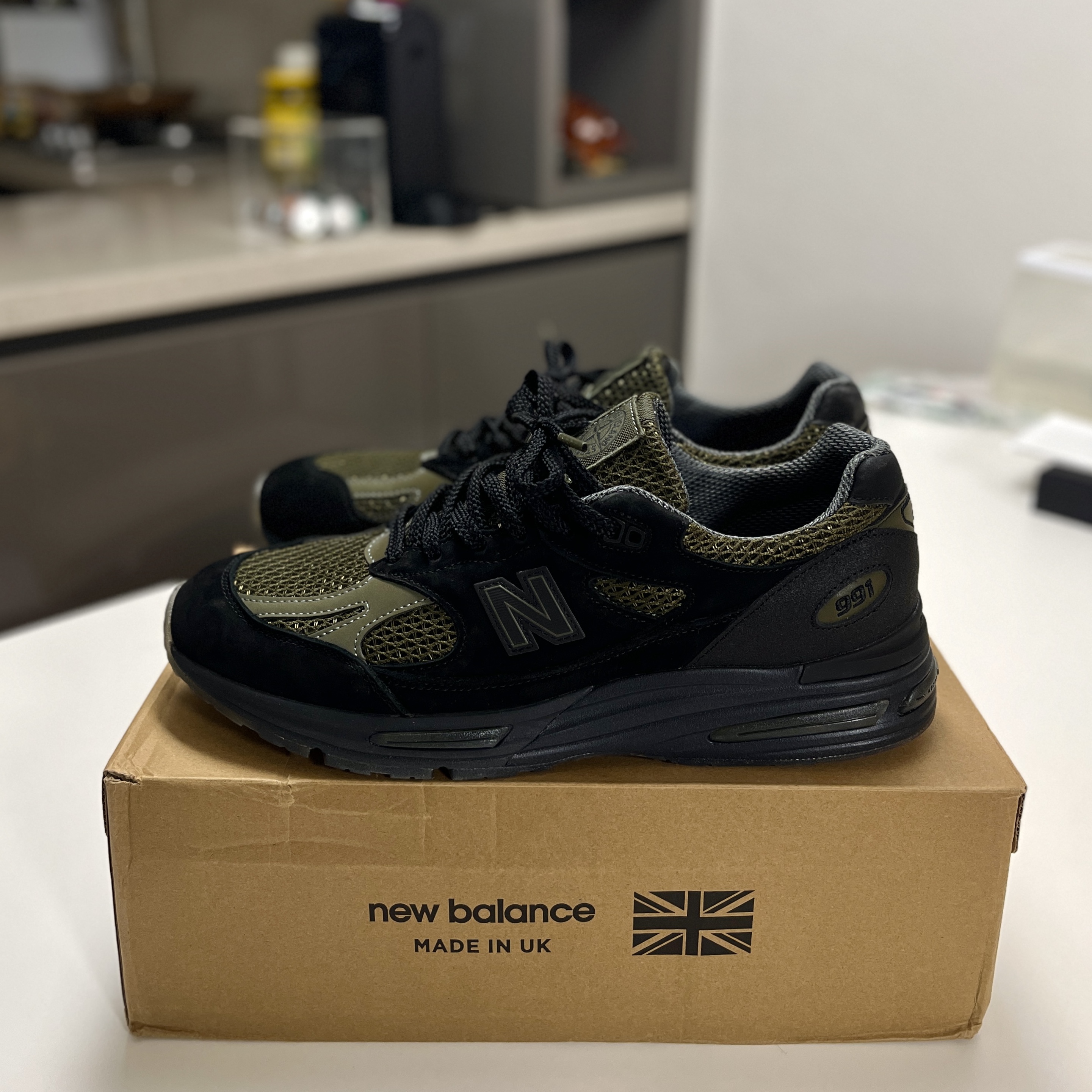 New Balance x Stone Island 991v2 Made in UK Black Olive Night 착용 스타일