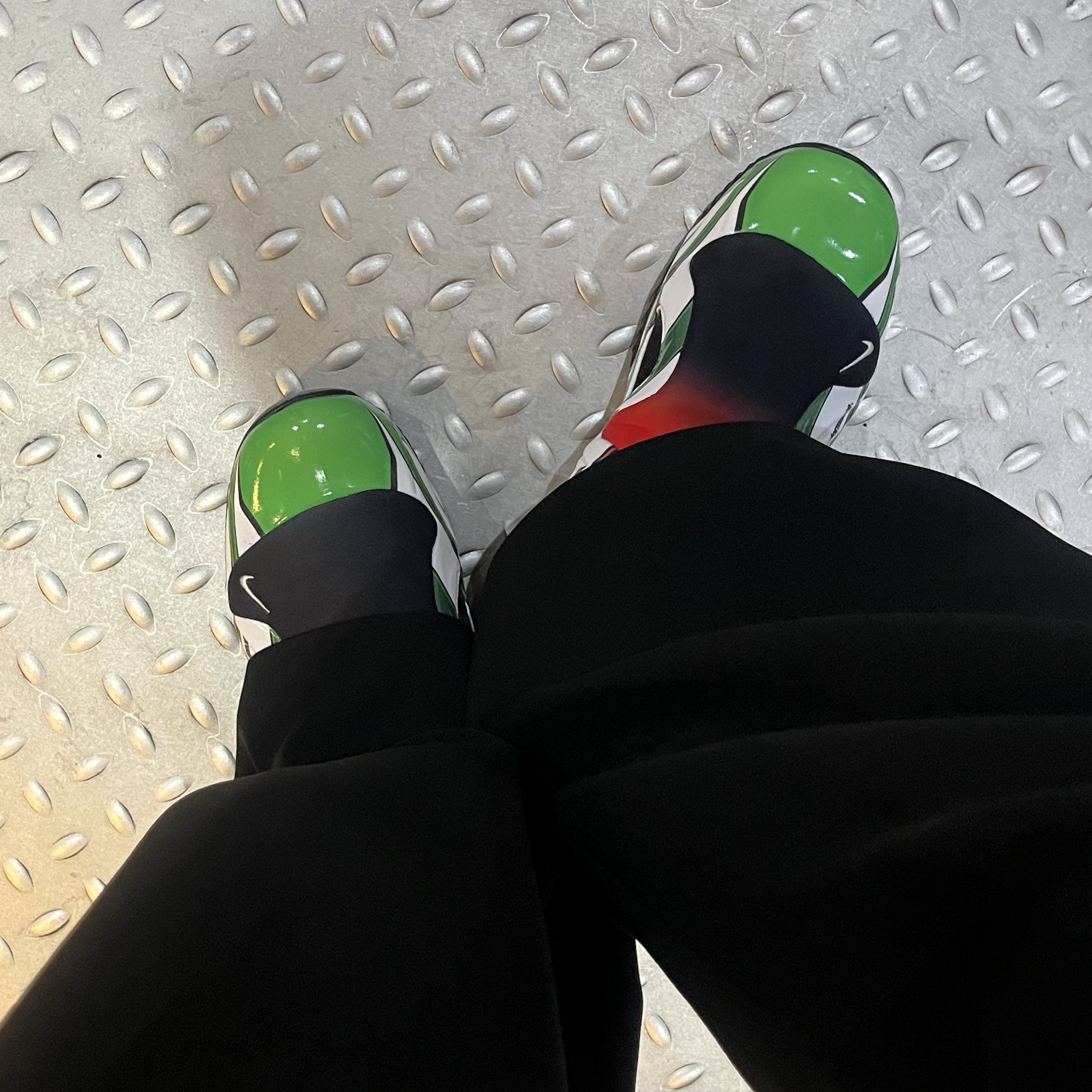 Nike x Supreme Clogposite Green Multi - 24FW 착용 스타일
