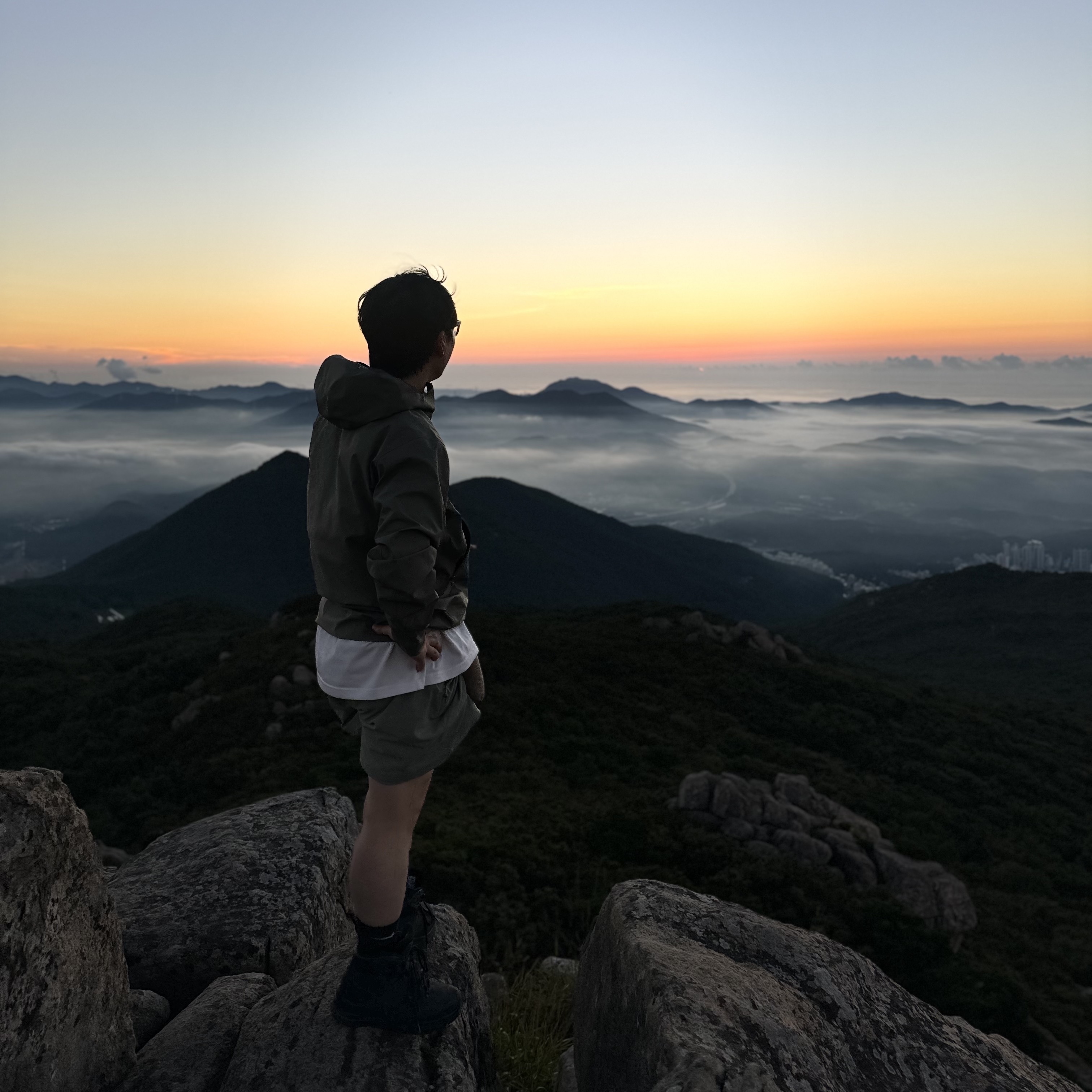 Arc'teryx Beta Jacket Forage, Nike ACG Windproof Cinder Cone Jacket Khaki Summit White - Asia 착용 스타일 - 1