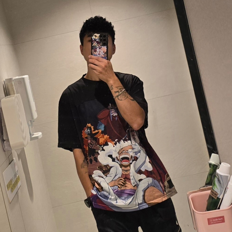 Puma x One Piece All Over Print T-Shirt Puma Black, Casetify x One Piece iPhone Gear 5 Luffy Impact Case Black 착용 스타일
