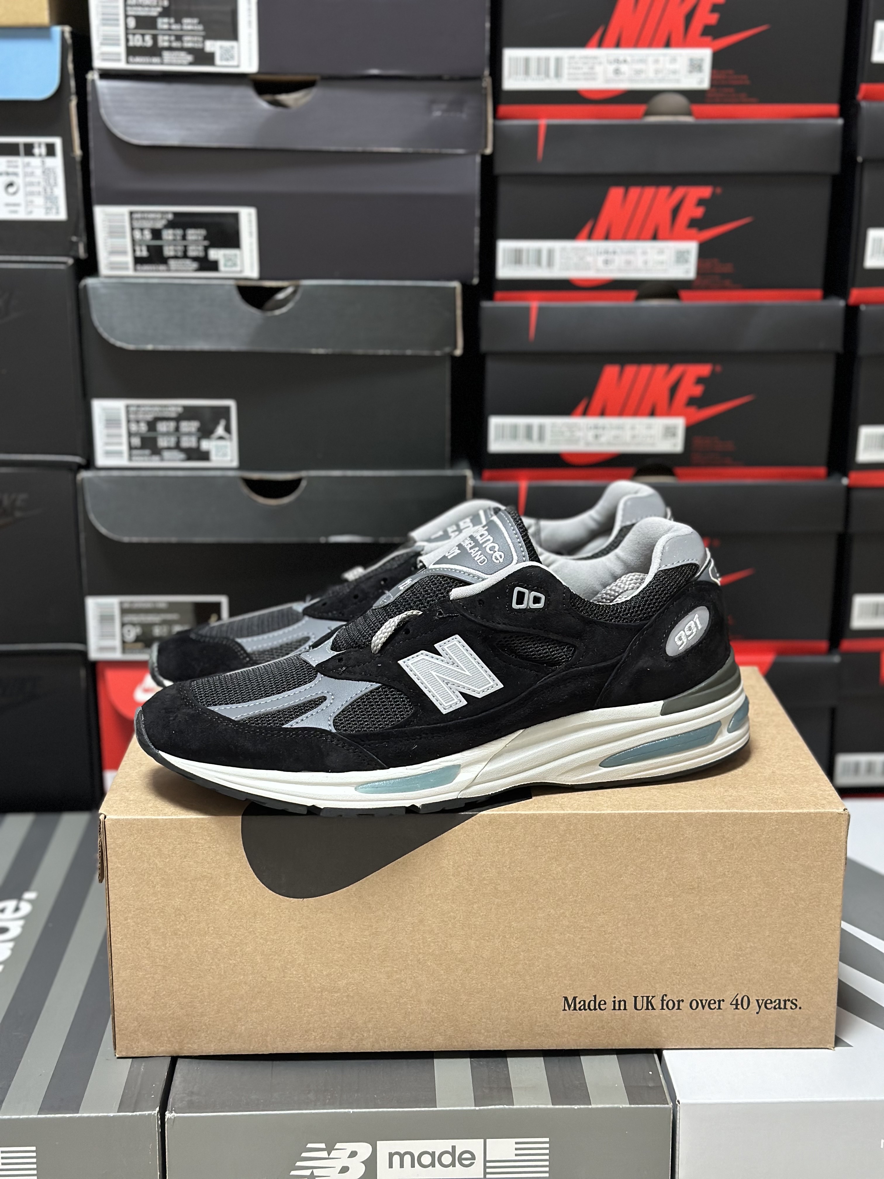New Balance 991v2 Made in UK Black 착용 스타일 - 1