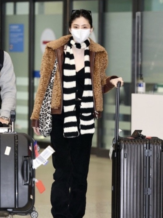 Emis New Leopard Corduroy Eco Bag Gray 착용 스타일 - 4