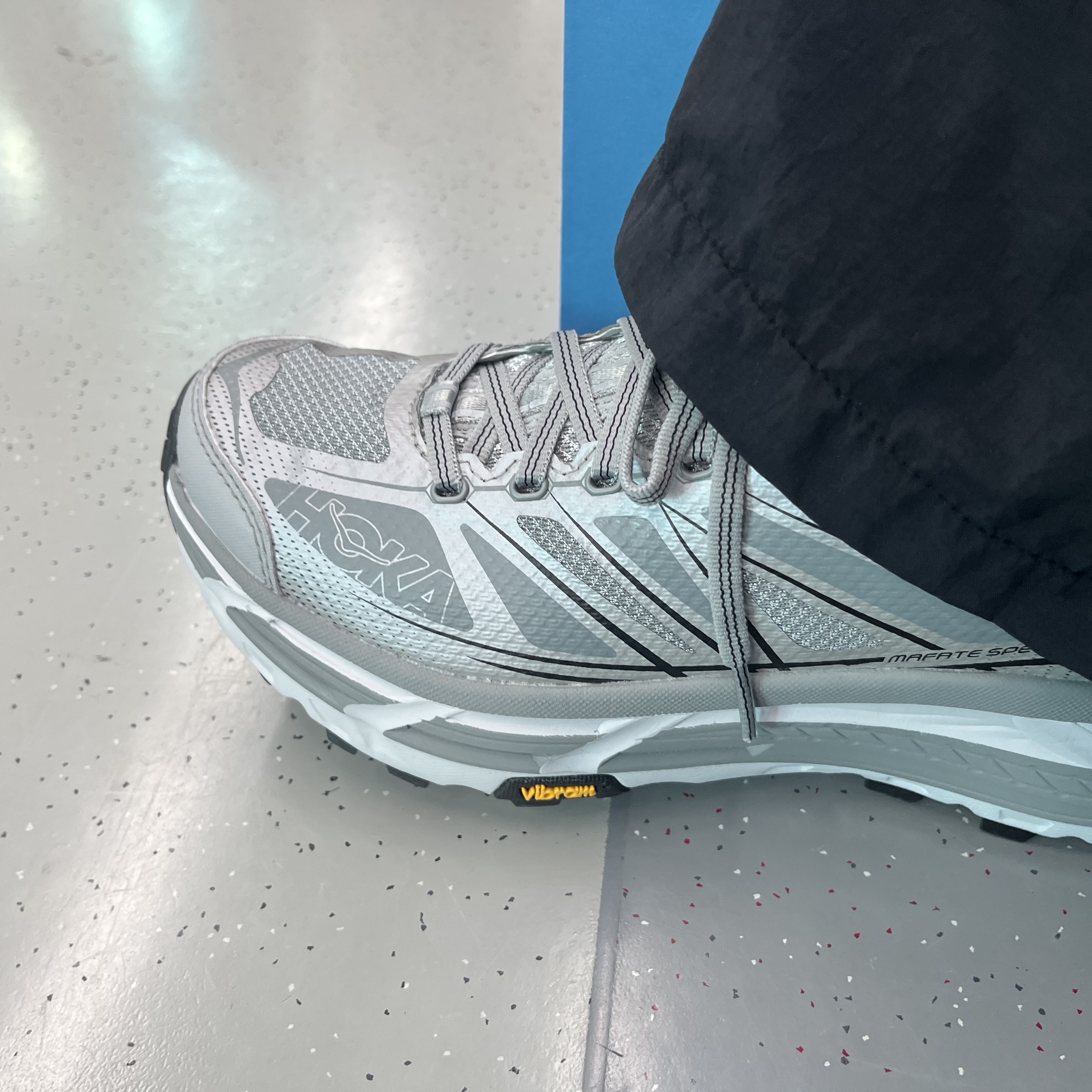 Hoka Mafate Speed 2 Stellar Grey Galactic Grey 착용 스타일