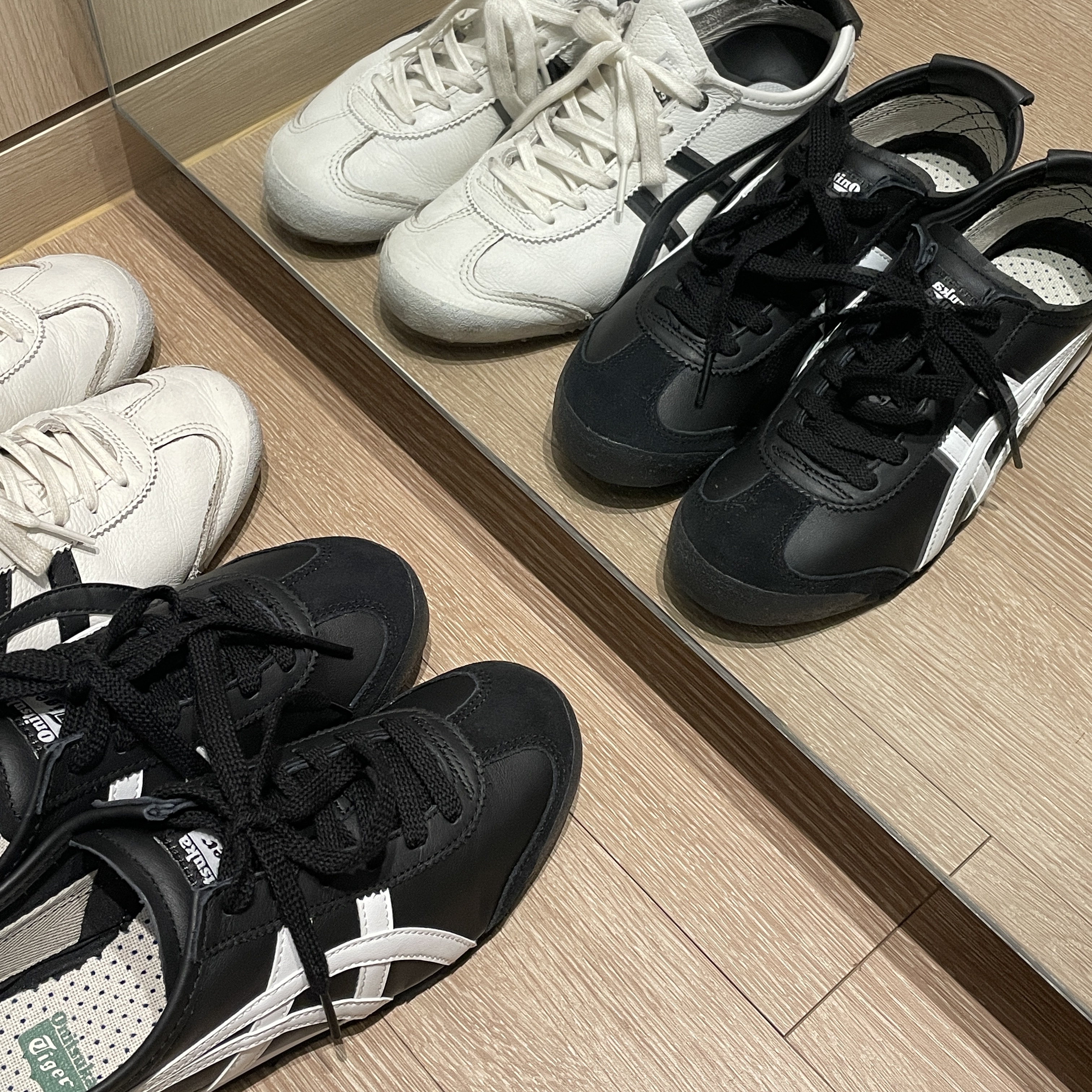 Onitsuka Tiger Mexico 66 Black White, Onitsuka Tiger Mexico 66 White Black 착용 스타일 - 2