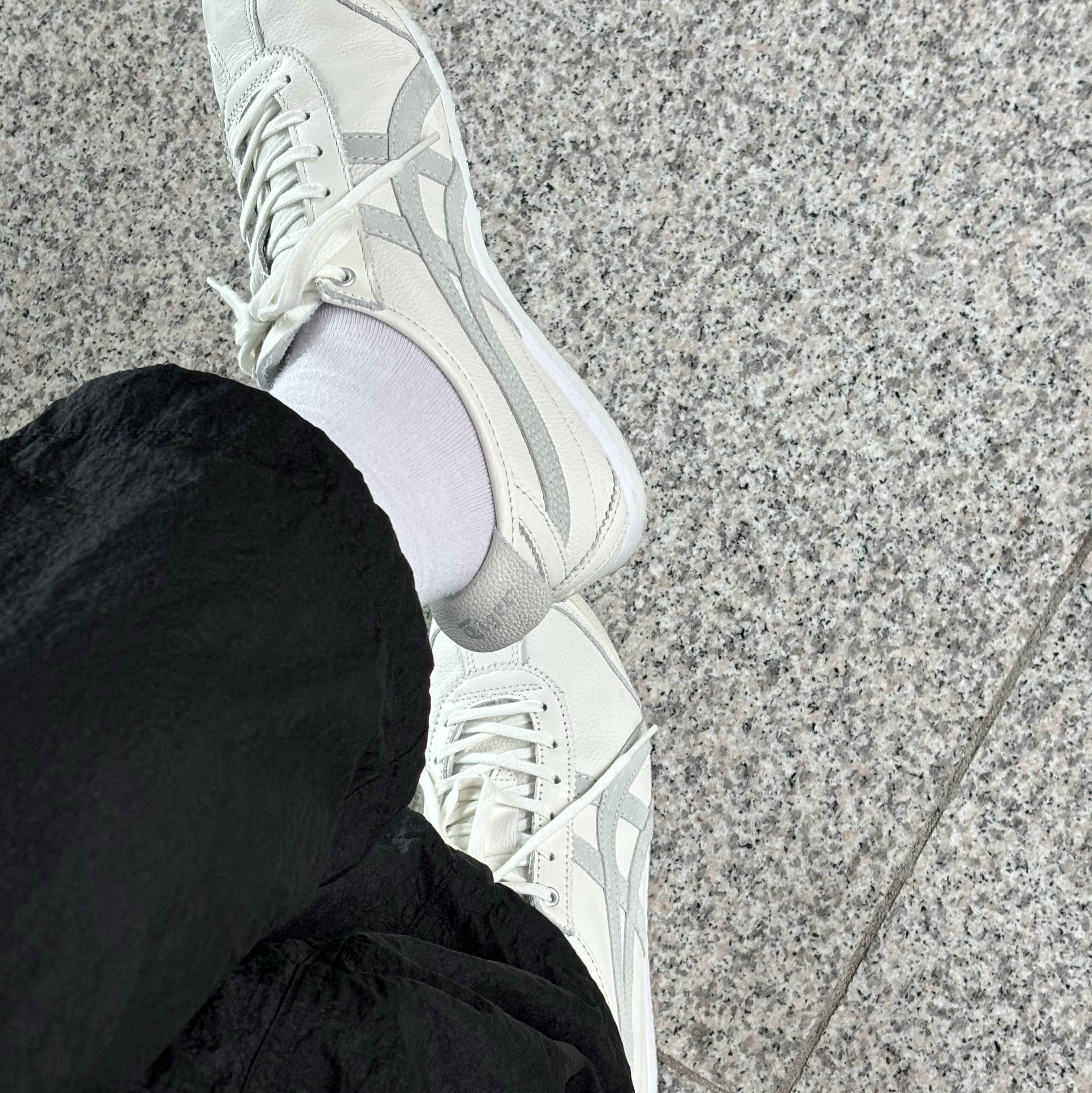 Onitsuka Tiger Mexico 66 White Light Sage 착용 스타일