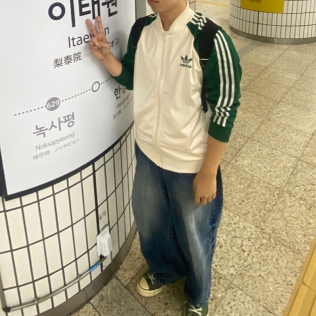 Adidas SST Track Top Wonder White Collegiate Green - KR Sizing 착용 스타일 - 5