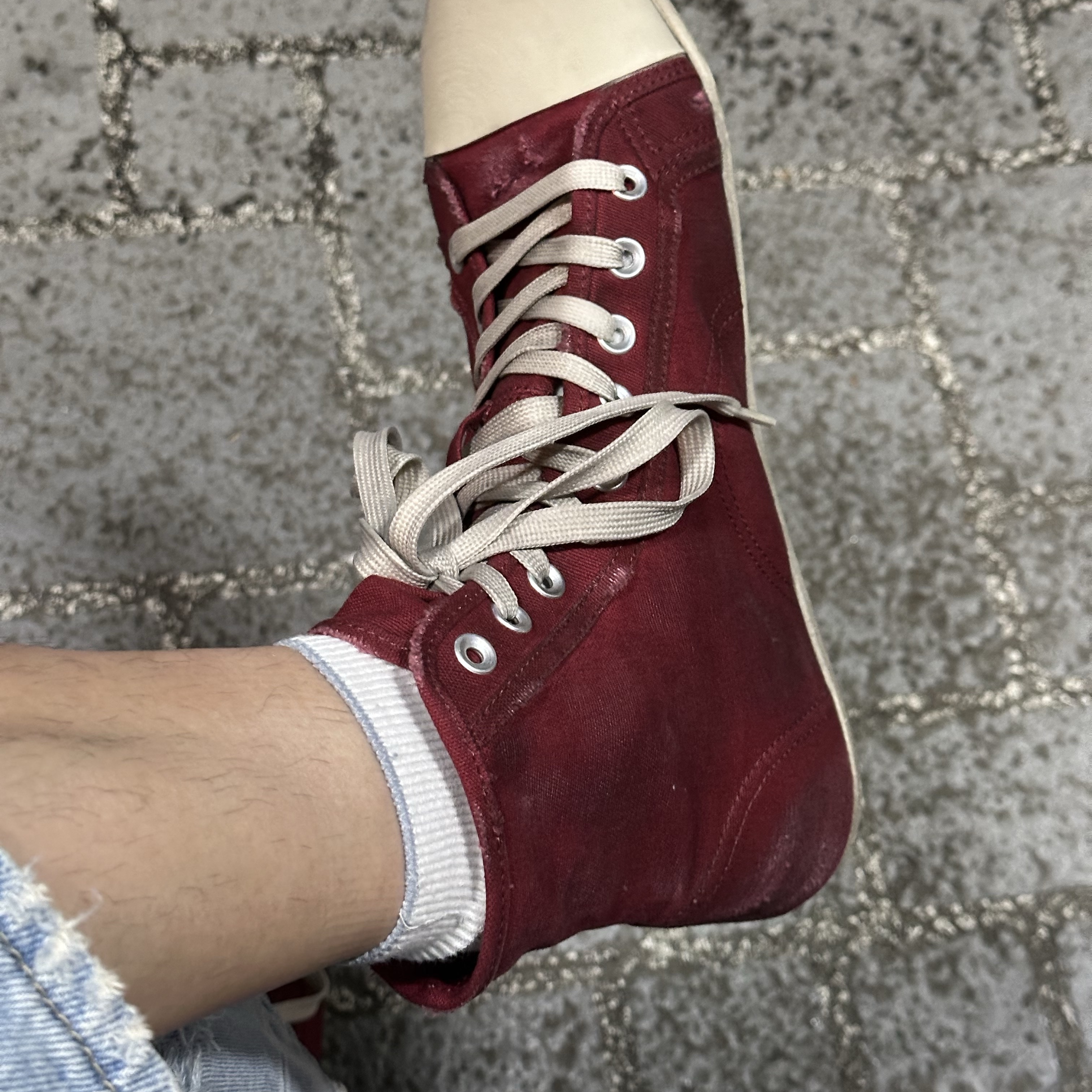 Balenciaga Paris Ultra Flat High Top Sneakers Red 착용 스타일 - 3