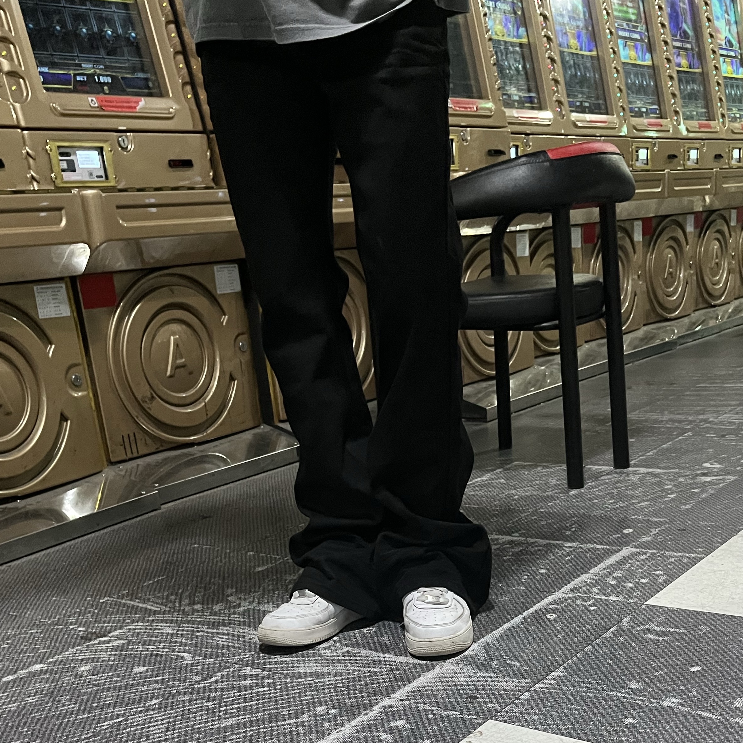 Undermycar Mu.30 Anti Fxxking Logo Play Stretch Flare Black Jeans 착용 스타일