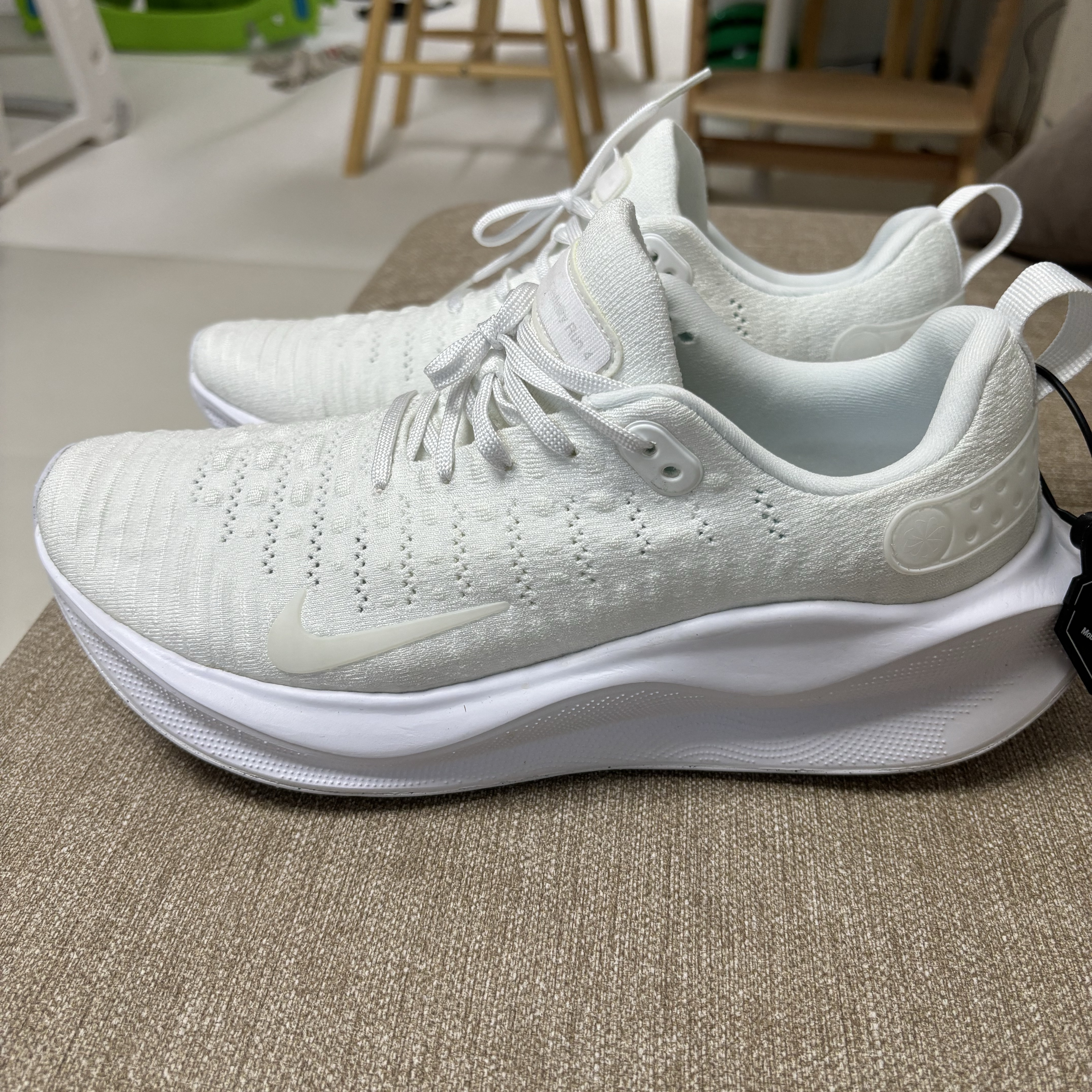 Nike ReactX Infinity Run 4 White 착용 스타일 - 4