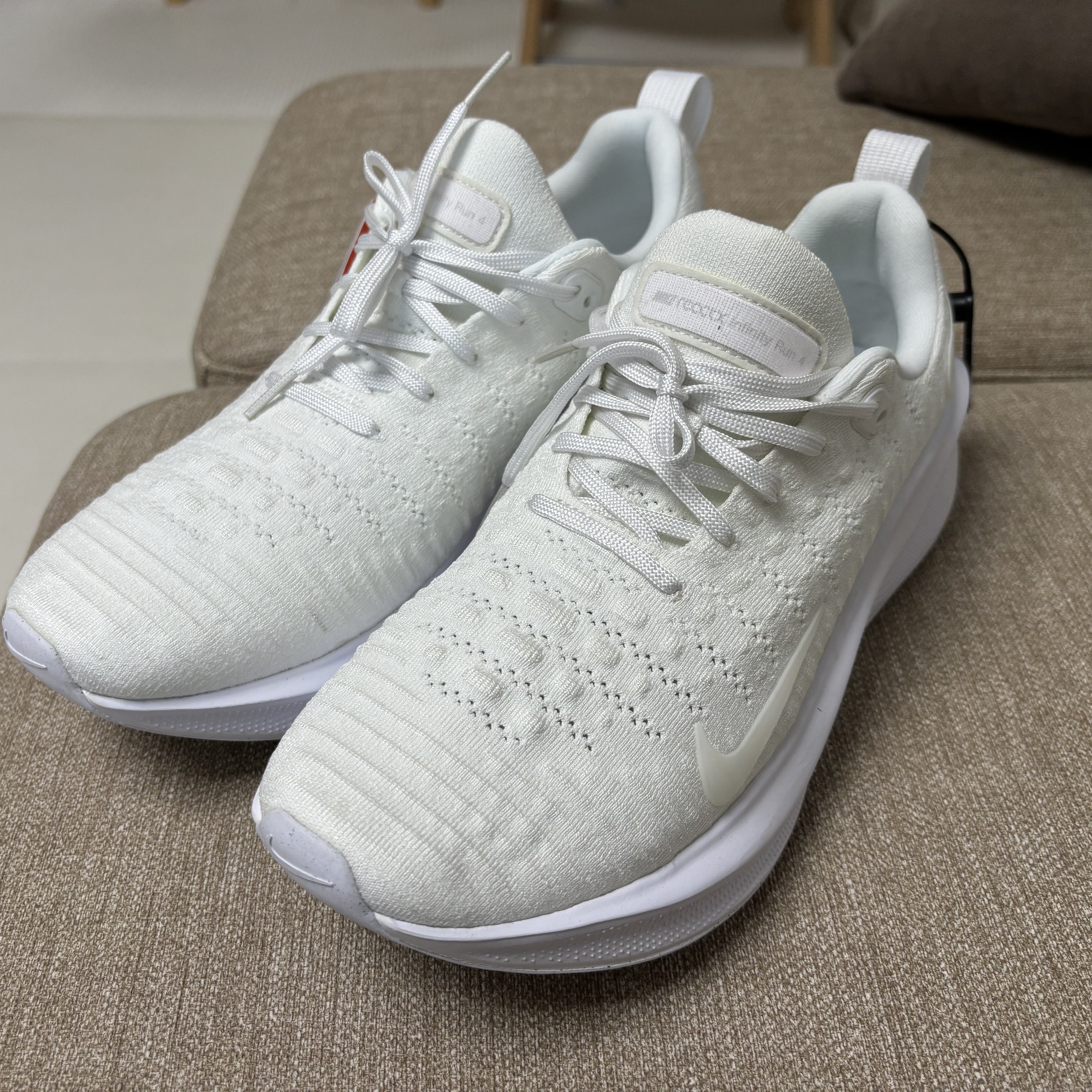 Nike ReactX Infinity Run 4 White 착용 스타일 - 2