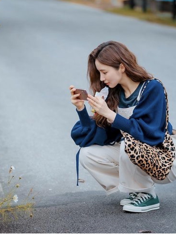 Emis New Leopard Corduroy Eco Bag Beige 착용 스타일 - 1