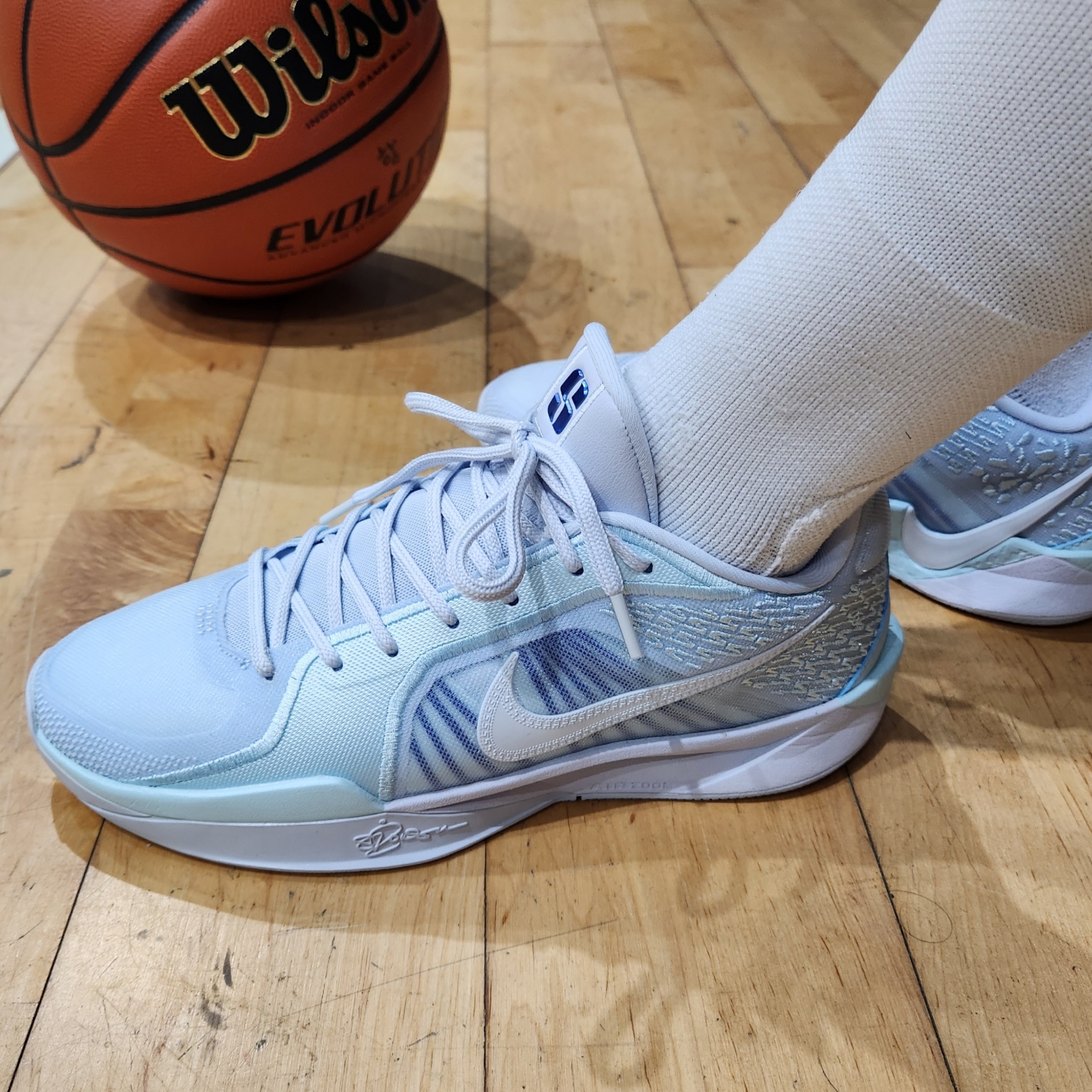 Nike Sabrina 2 EP Conductor 착용 스타일 - 2