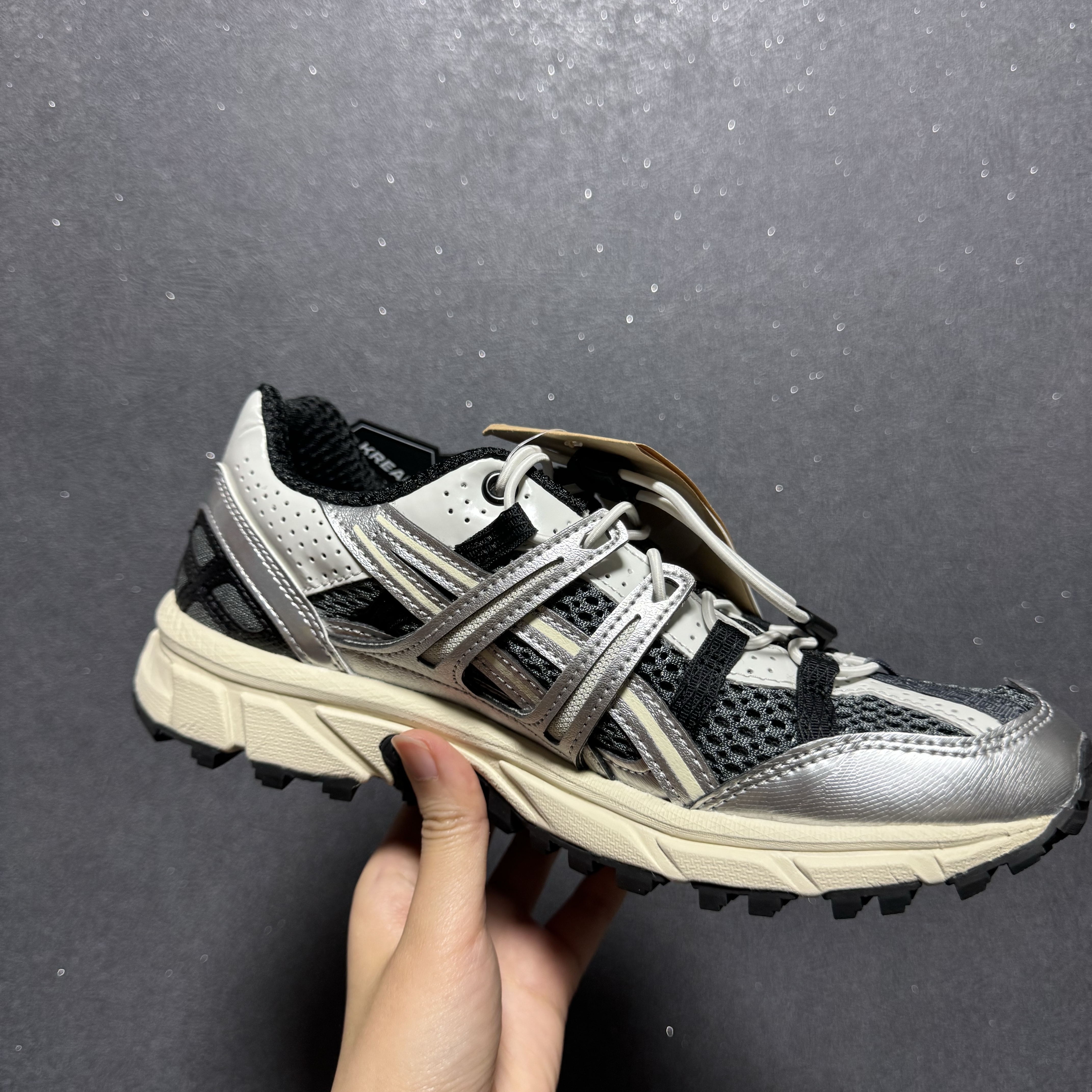 Asics Unlimited Gel-Sonoma 15-50 Steel Grey Pure Silver 착용 스타일