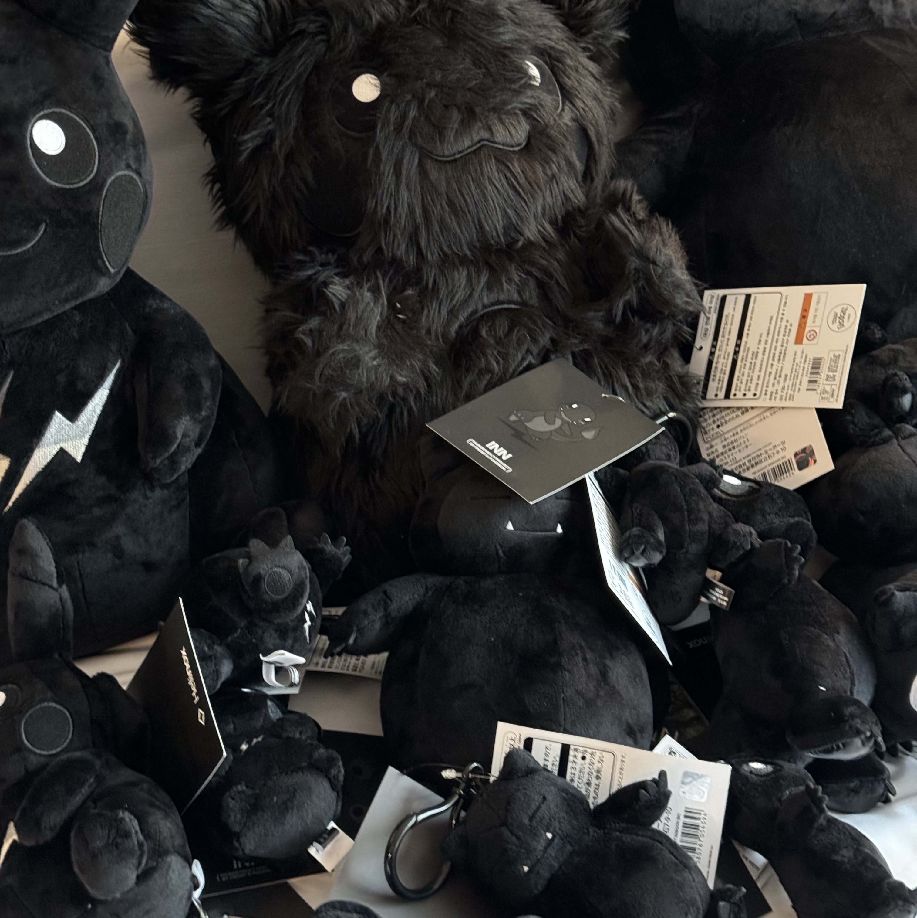 Fragment x Pokemon INN Thunderbolt Project TBP Mascot Key Ring Hitokage Black, Fragment x Pokemon INN Thunderbolt Project TBP Mascot Key Ring Kabigon Black 착용 스타일 - 3