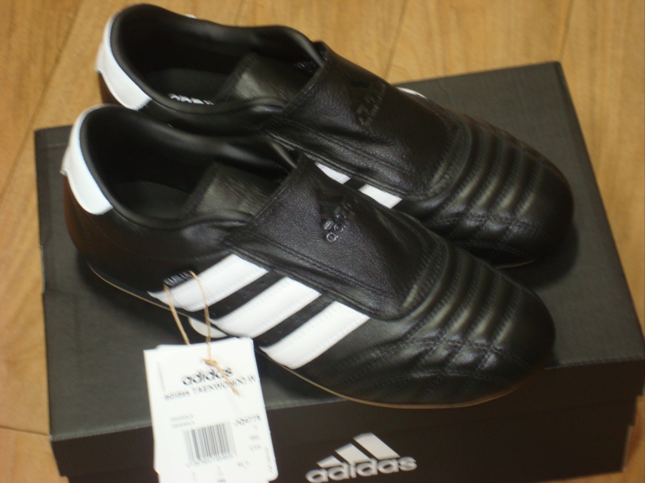 (W) Adidas Taekwondo Core Black Cloud White 착용 스타일 - 2