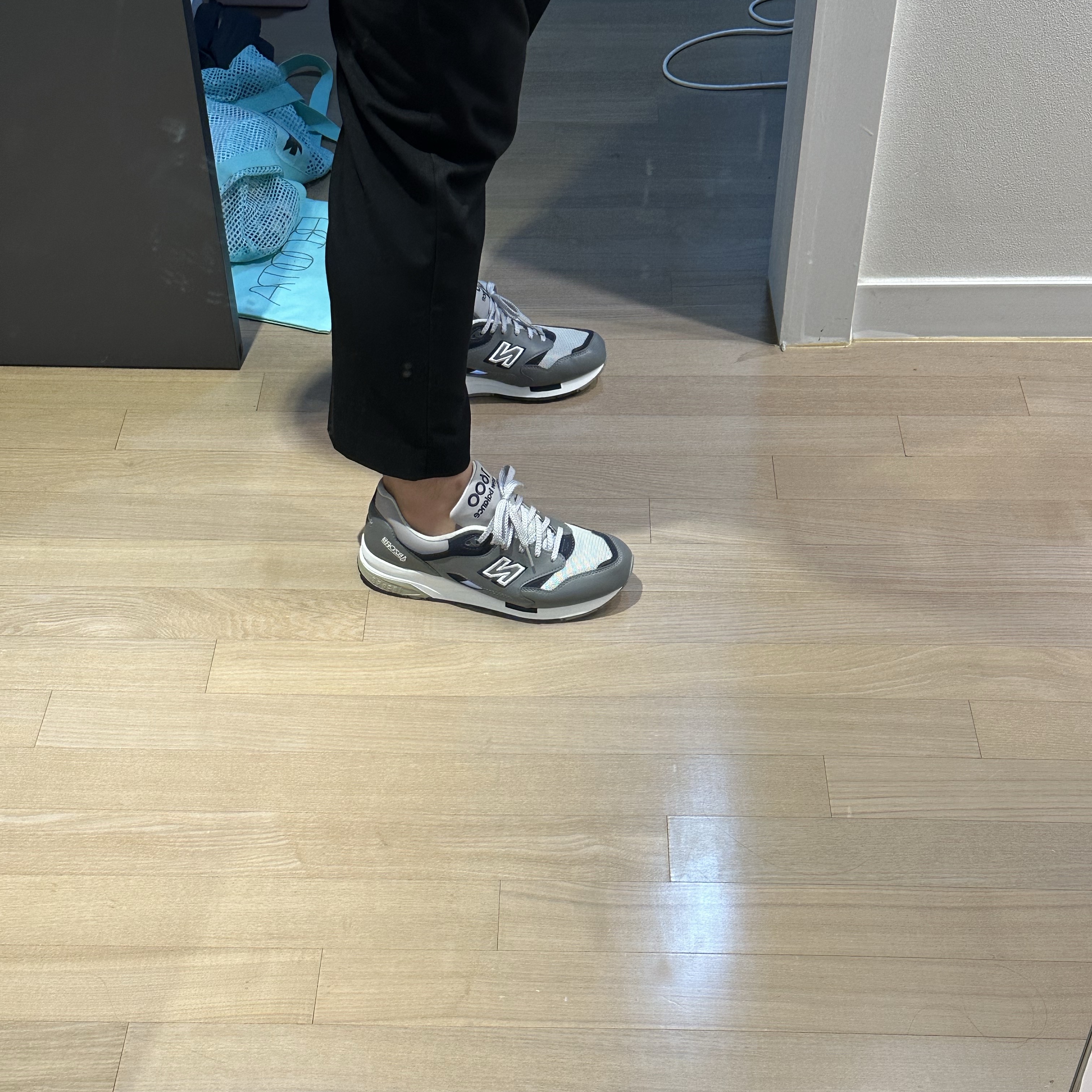 New Balance 1600 Legacy Grey 착용 스타일 - 1