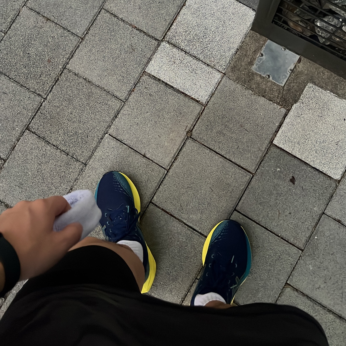 Asics Novablast 4 Blue Expanse Blue Teal 착용 스타일 - 2