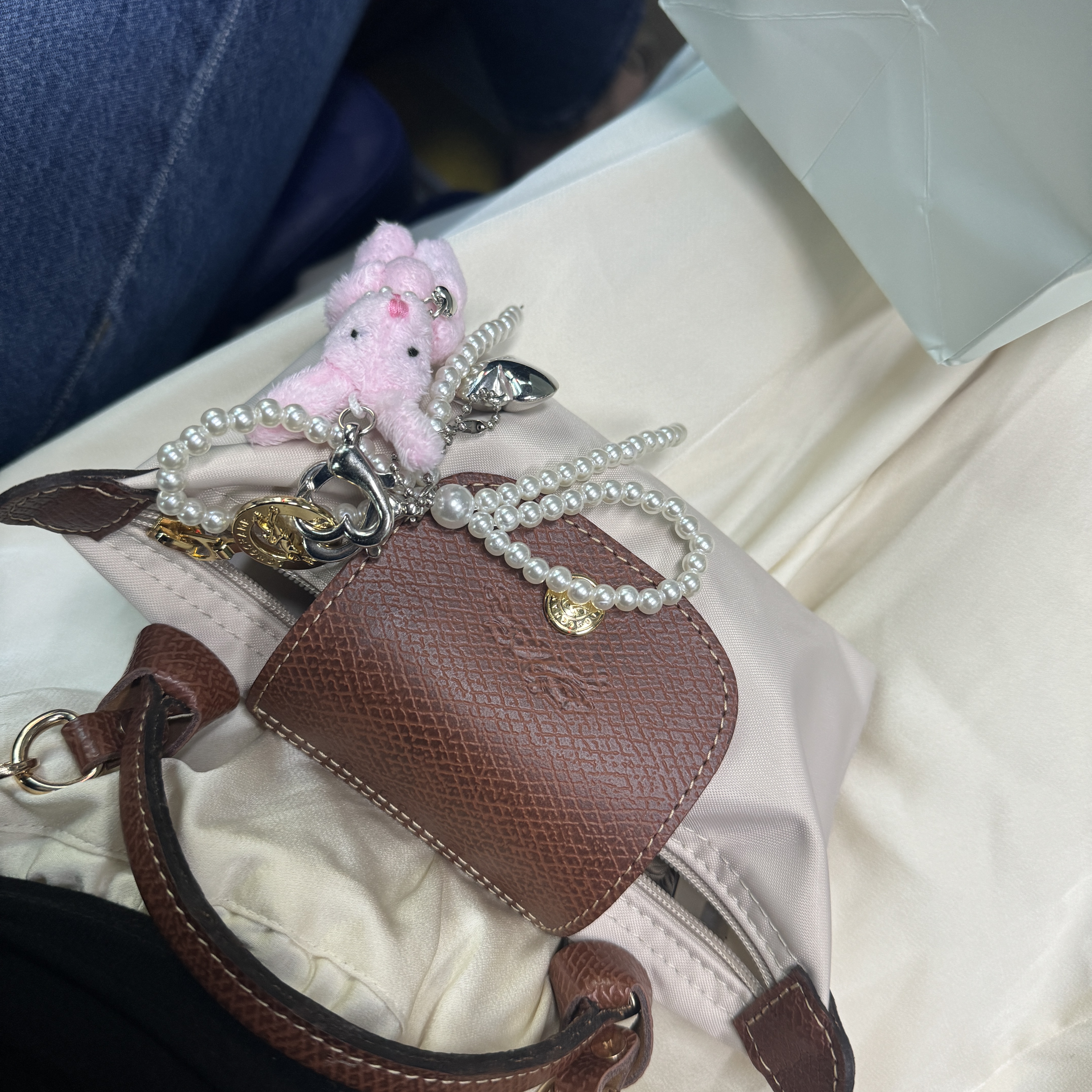 Longchamp Le Pliage Original Handle Pouch Paper 착용 스타일