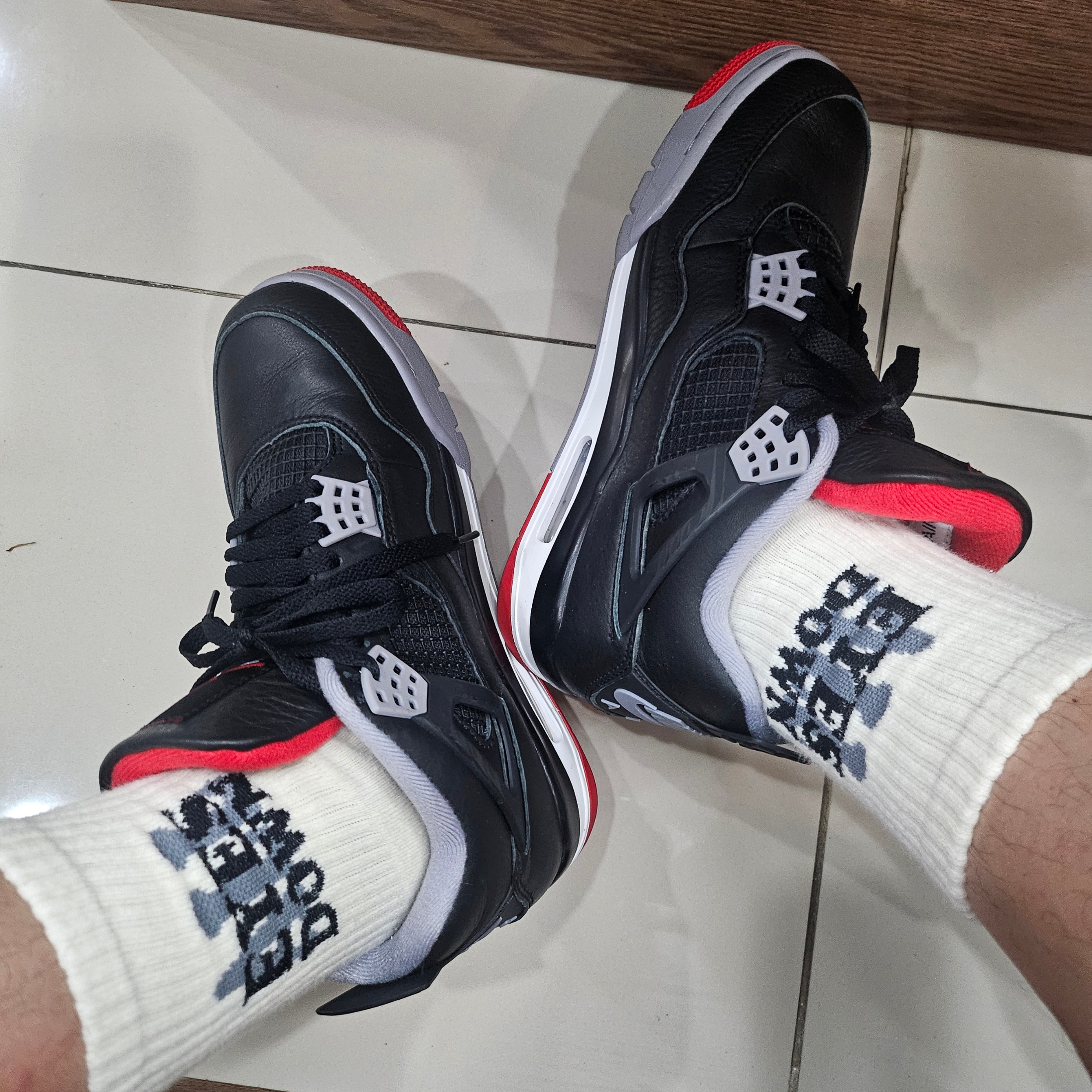 Jordan 4 Retro Bred Reimagined 착용 스타일