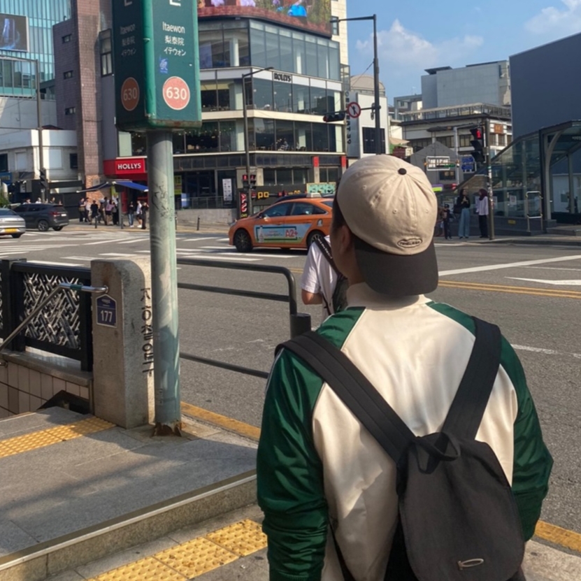 Adidas SST Track Top Wonder White Collegiate Green - KR Sizing 착용 스타일 - 4