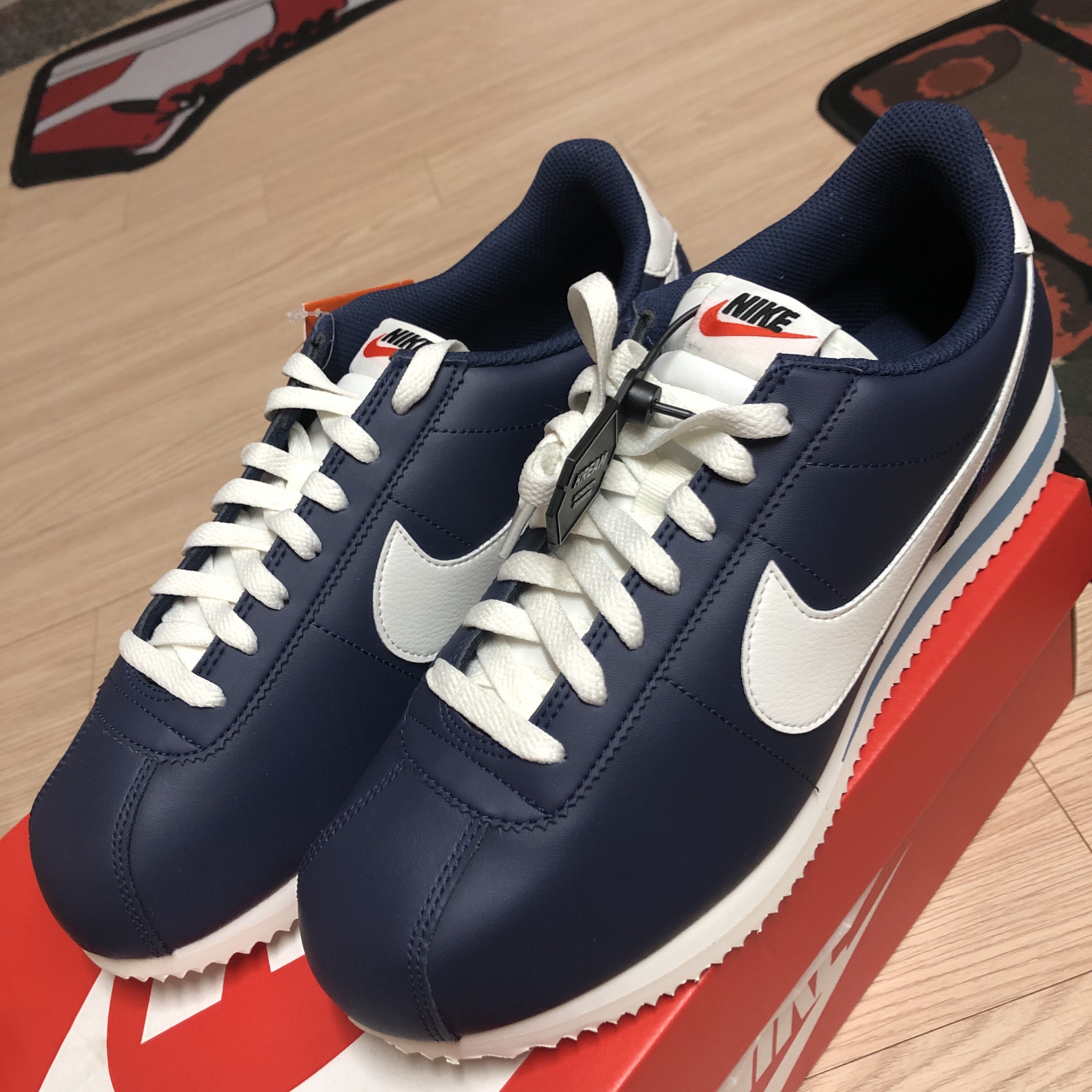 Nike Cortez Midnight Navy 착용 스타일