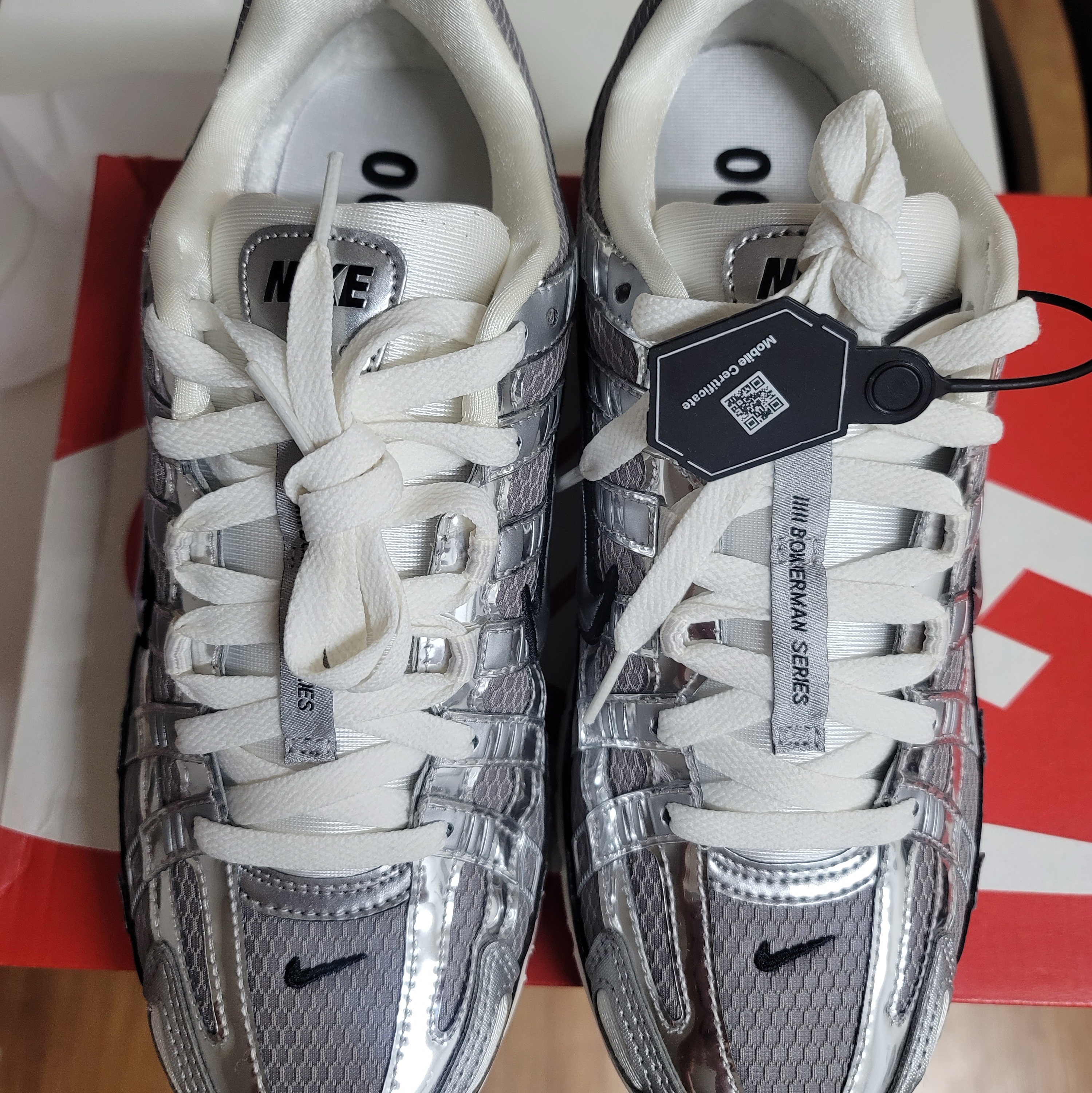 Nike P-6000 Metallic Silver 착용 스타일